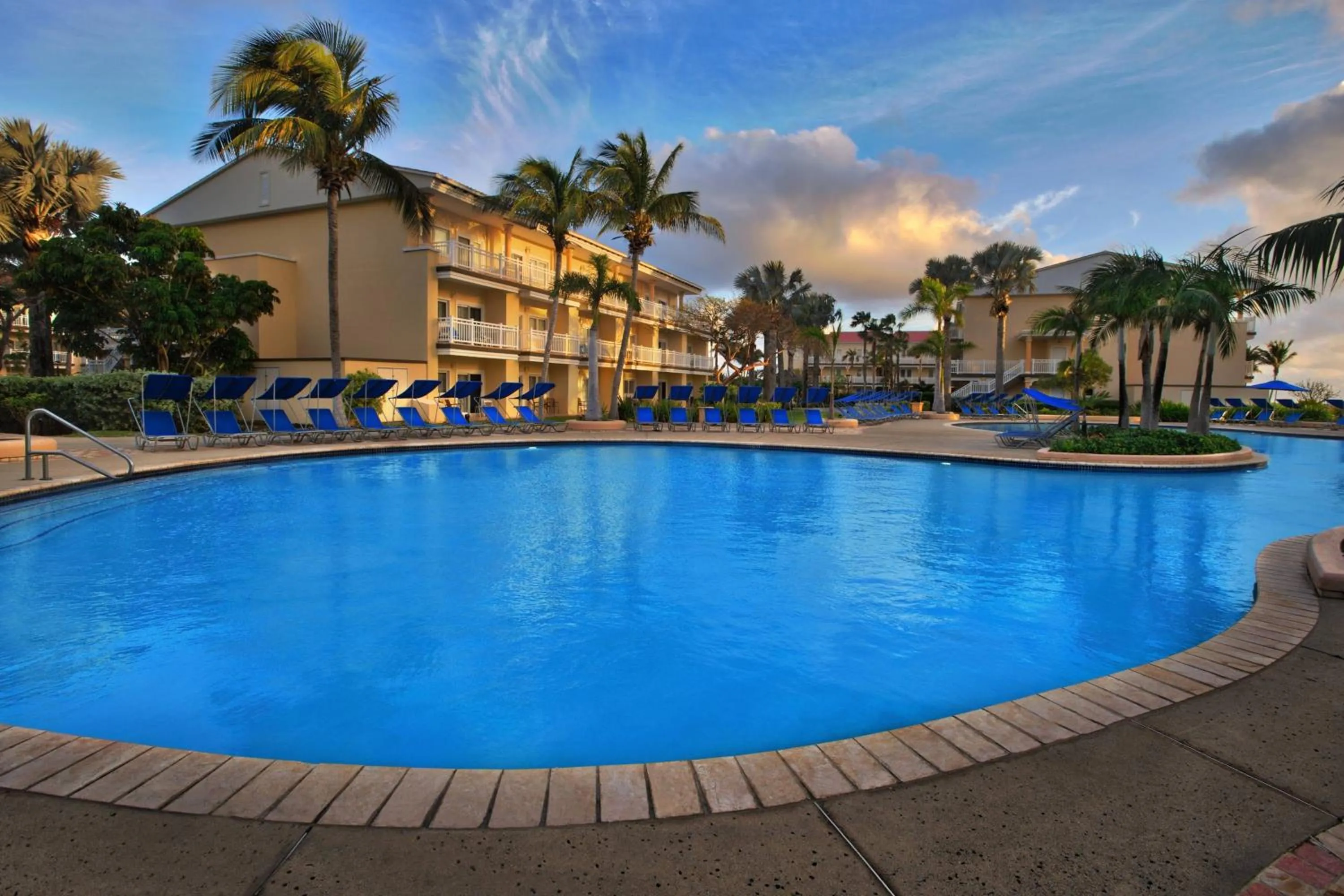 Swimming pool in Marriott St. Kitts Beach Club