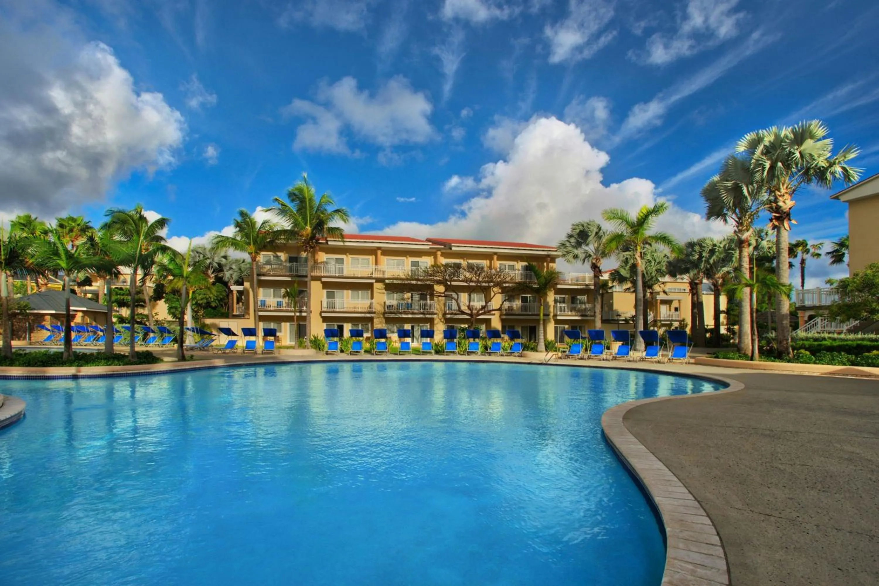 Swimming pool in Marriott St. Kitts Beach Club