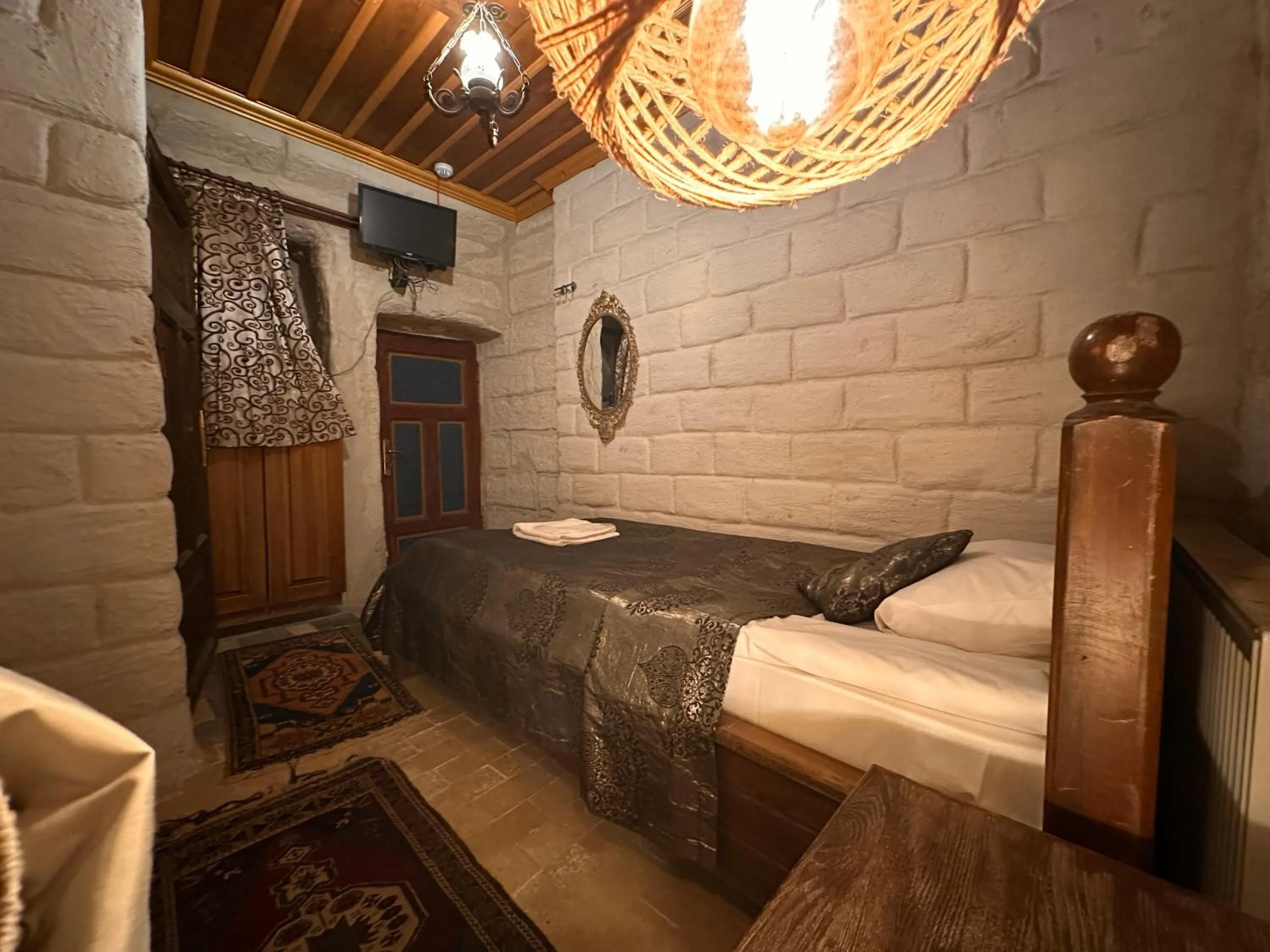 Photo of the whole room, Bed in Goreme Palace Cave Suites