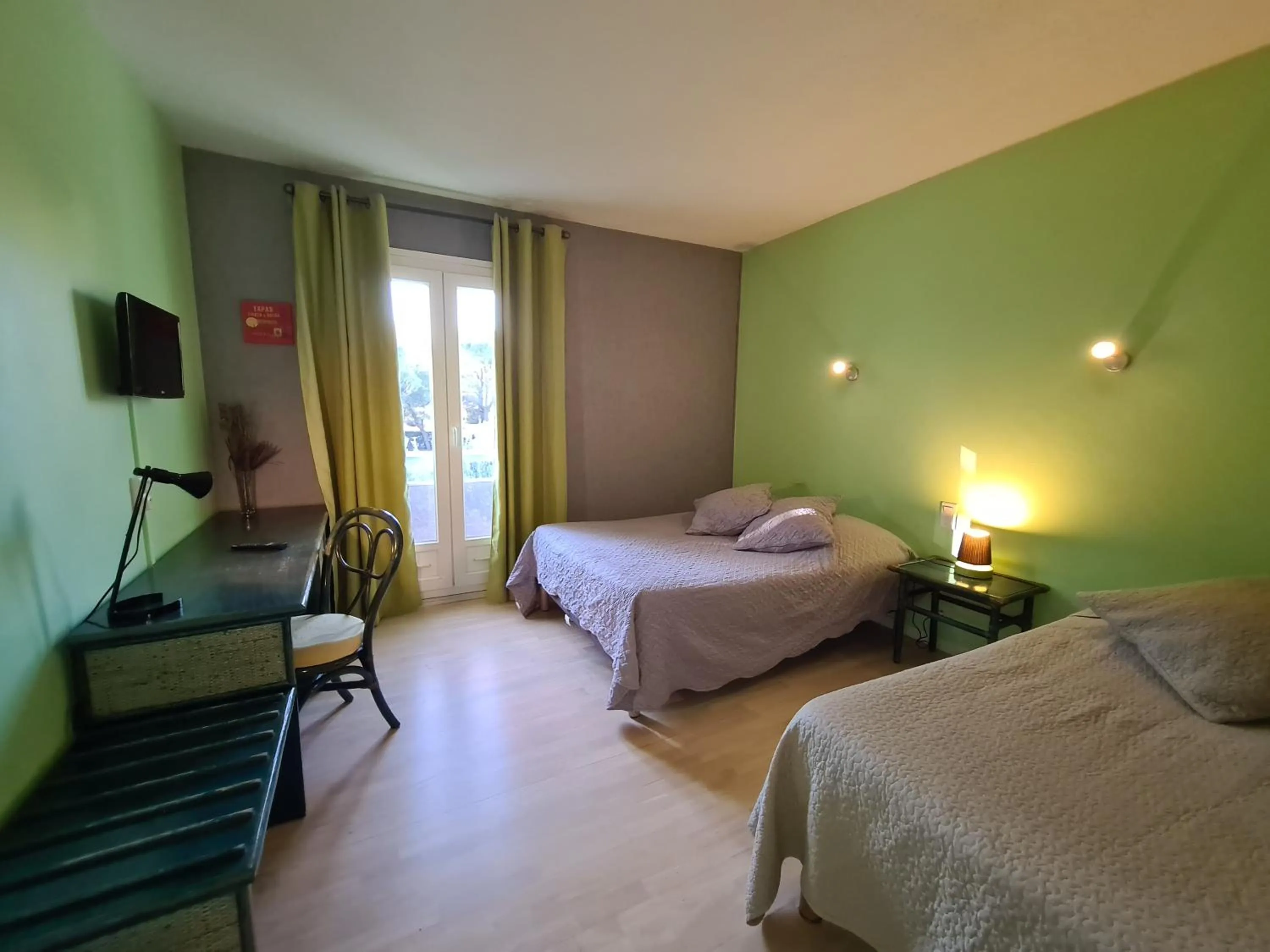 Bedroom, Bed in Hôtel Restaurant Le Mas De L'Olivier