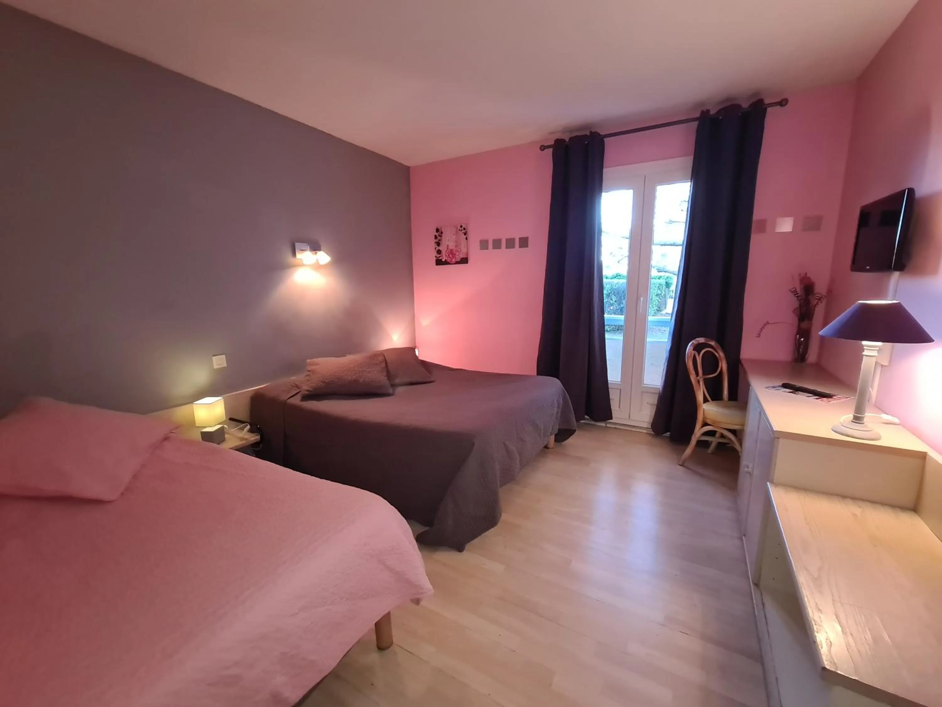 Bedroom, Bed in Hôtel Restaurant Le Mas De L'Olivier