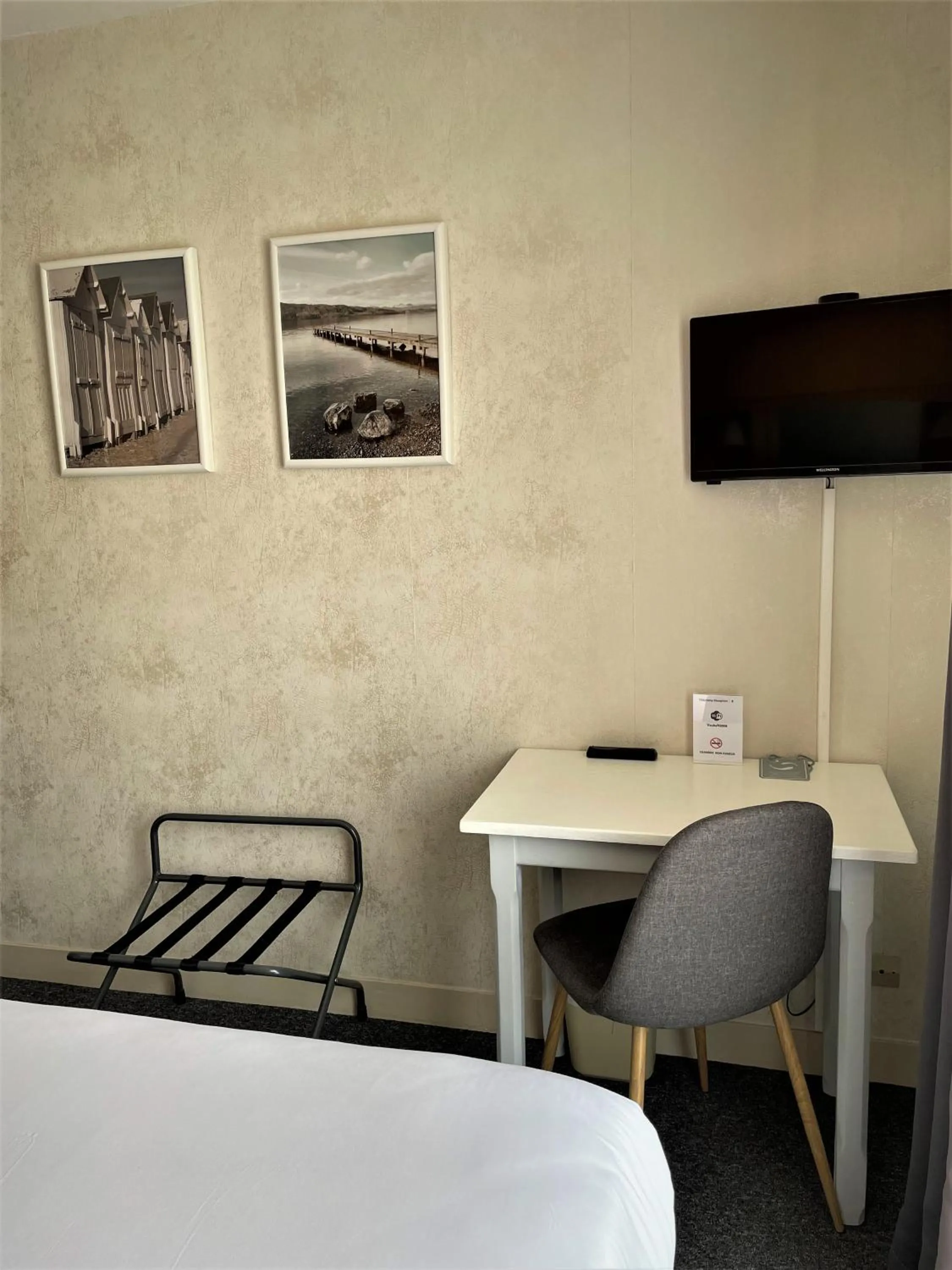 Property building, Bed in Le Vauban