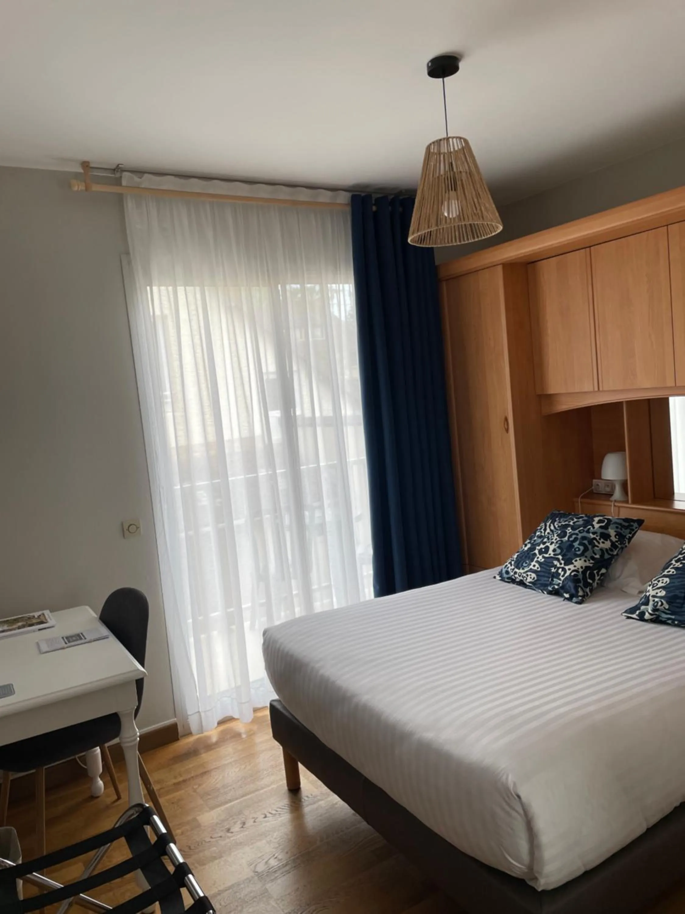 Balcony/Terrace, Bed in Le Vauban