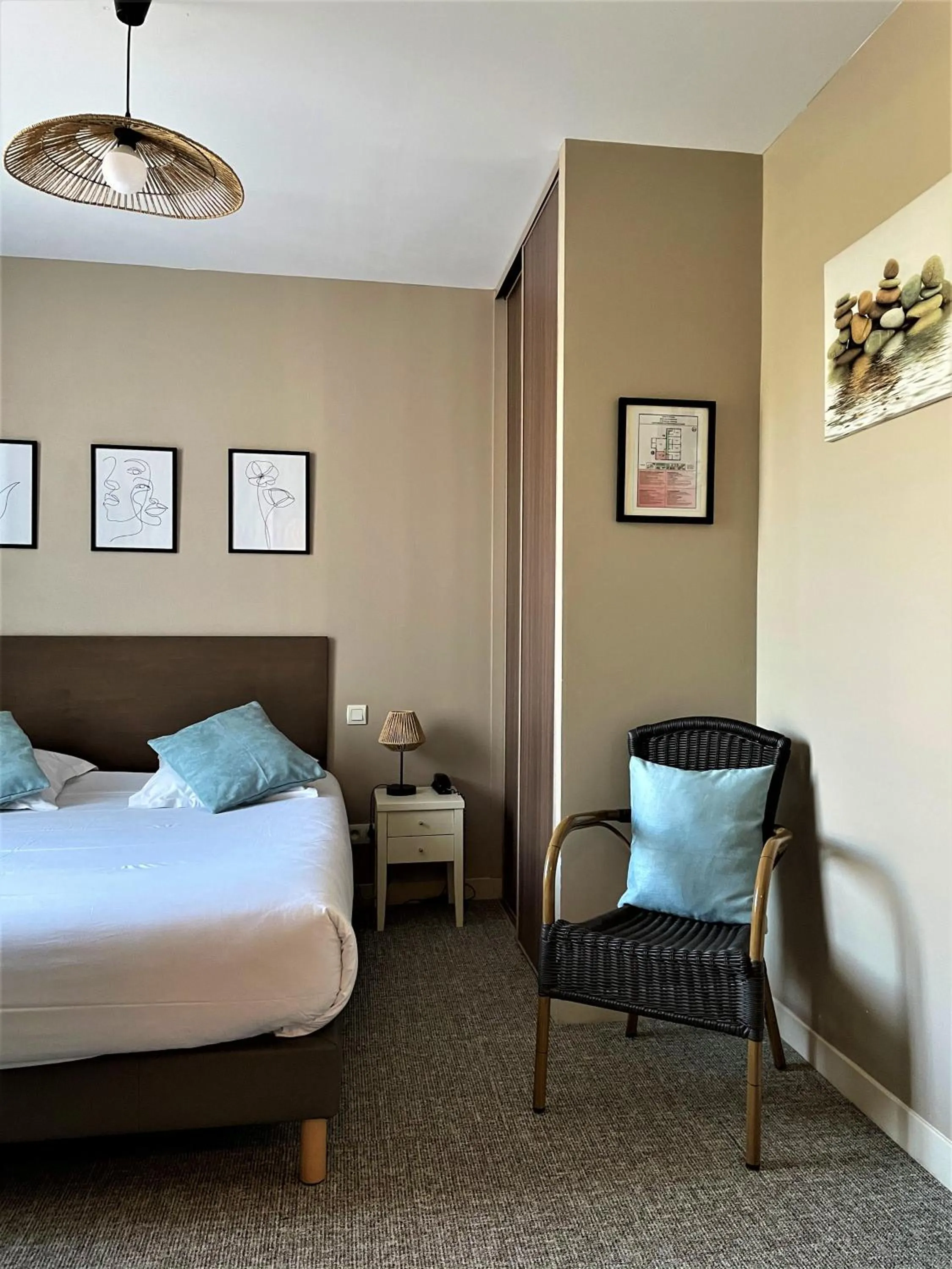 Photo of the whole room, Bed in Le Vauban