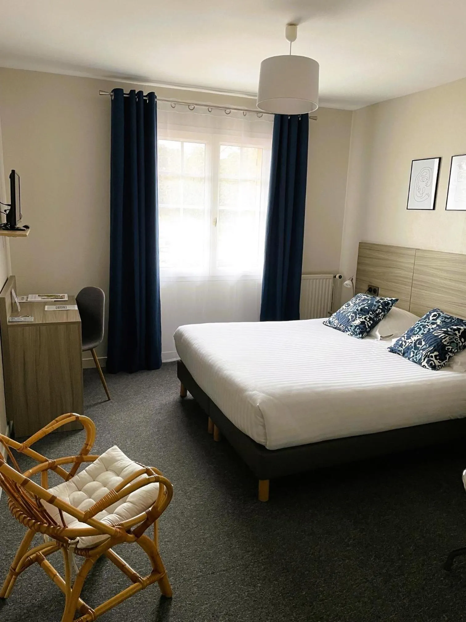 Property building, Bed in Le Vauban