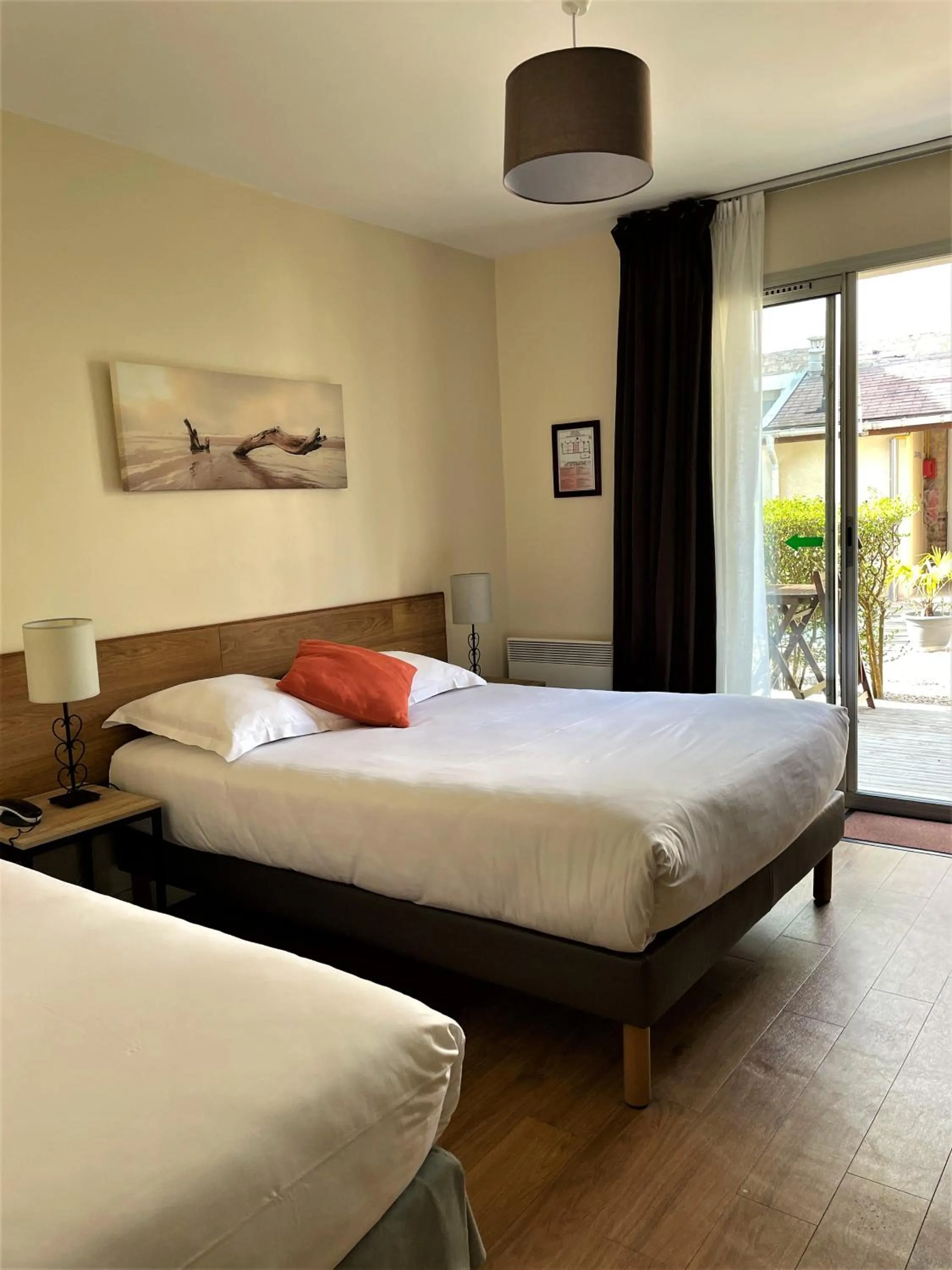 Photo of the whole room, Bed in Le Vauban