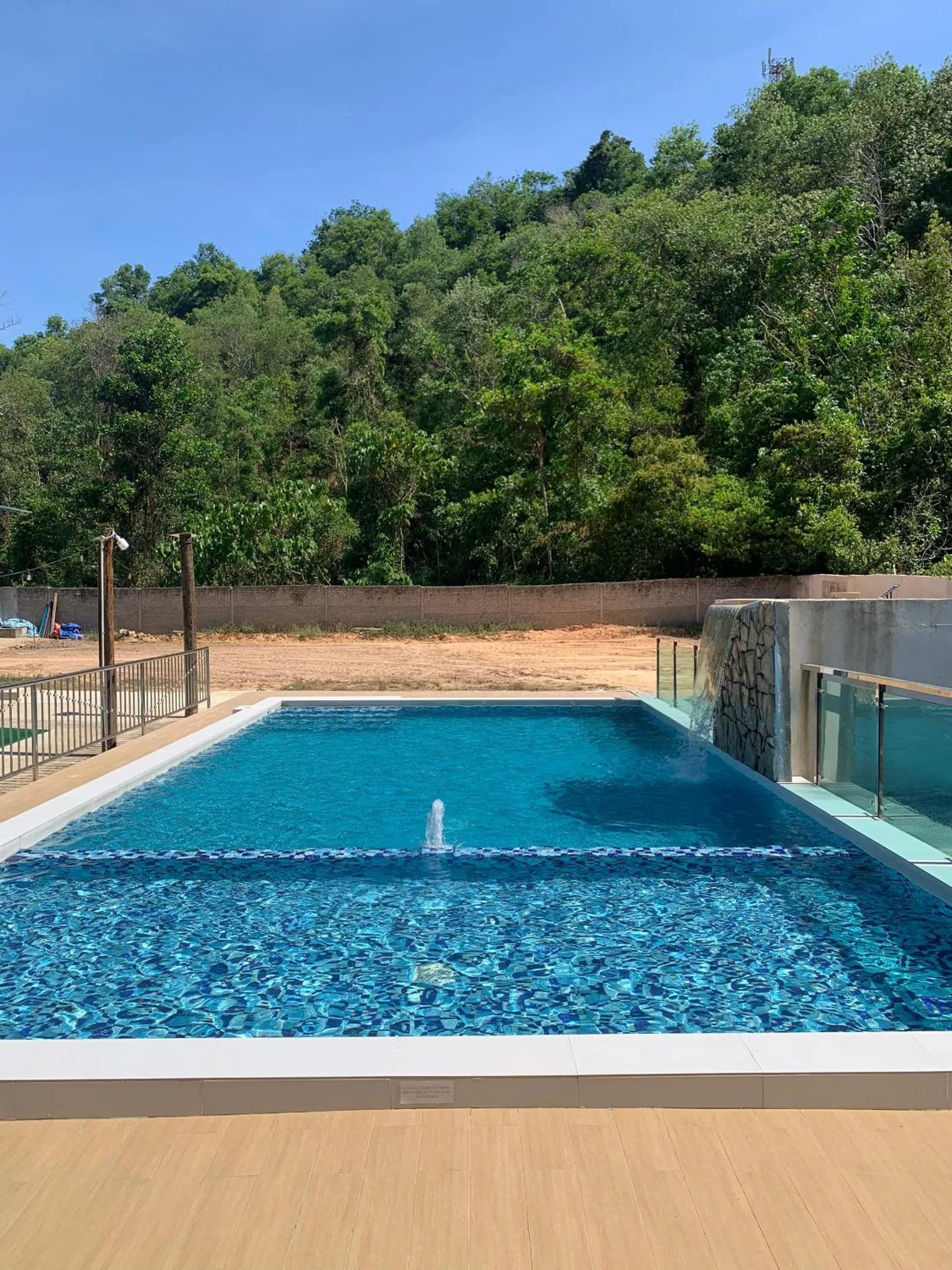 Swimming pool in BB Durio Chalet