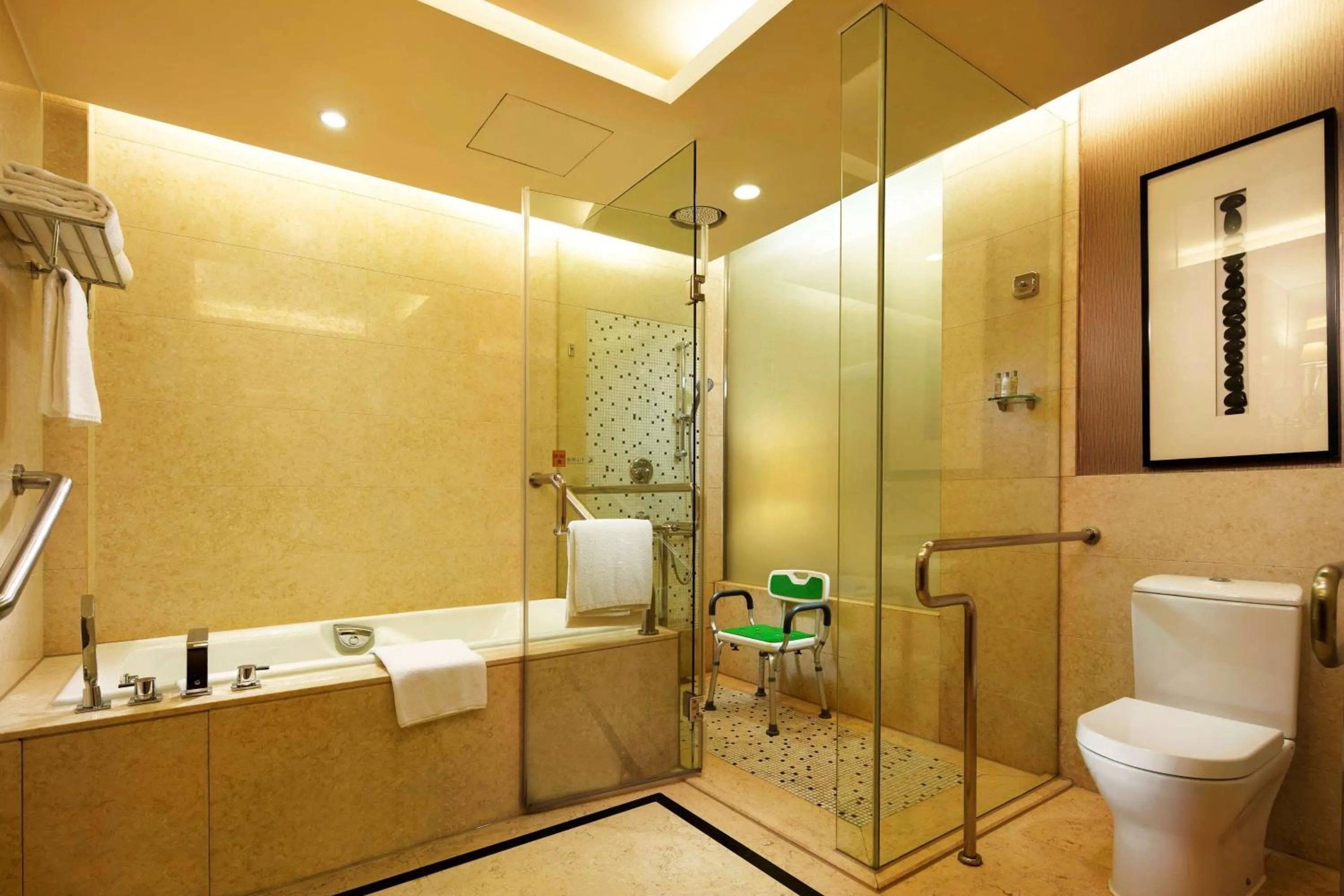 Bathroom in Hilton Xiamen, Lobby Links to Metro&shopping mall, Near train station