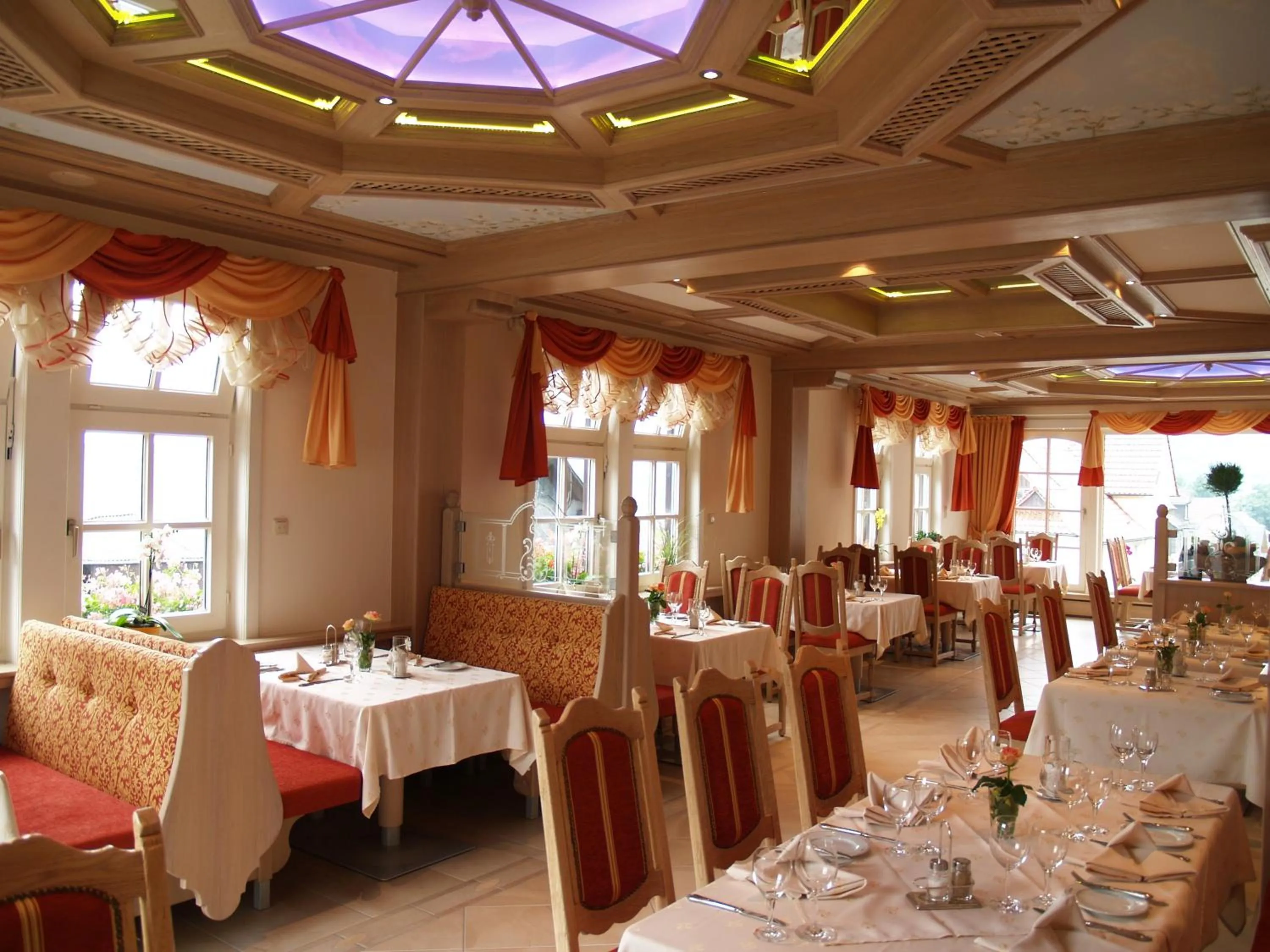 Restaurant/places to eat in Hotel Zum weißen Stein