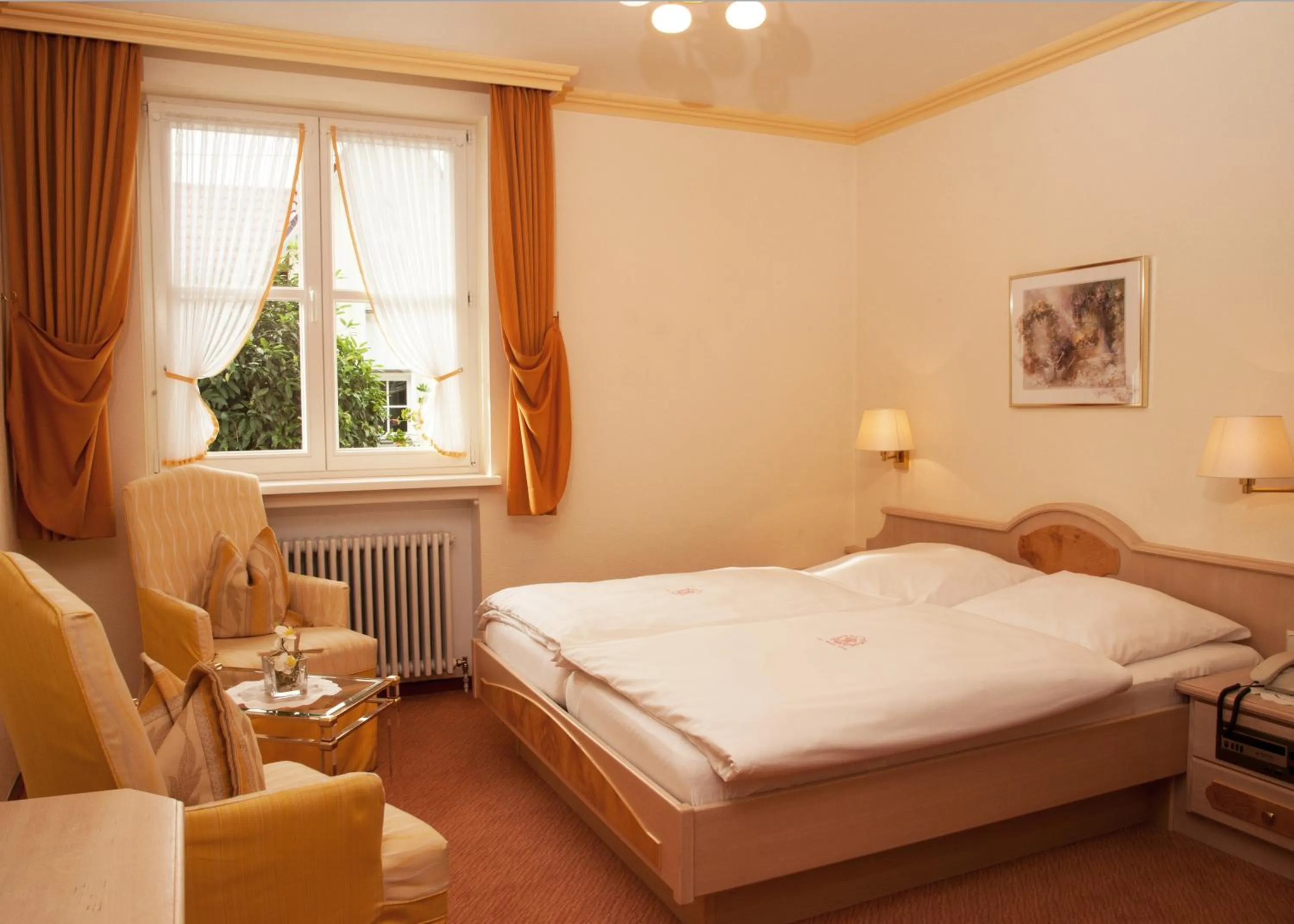 Bed in Hotel Zum weißen Stein