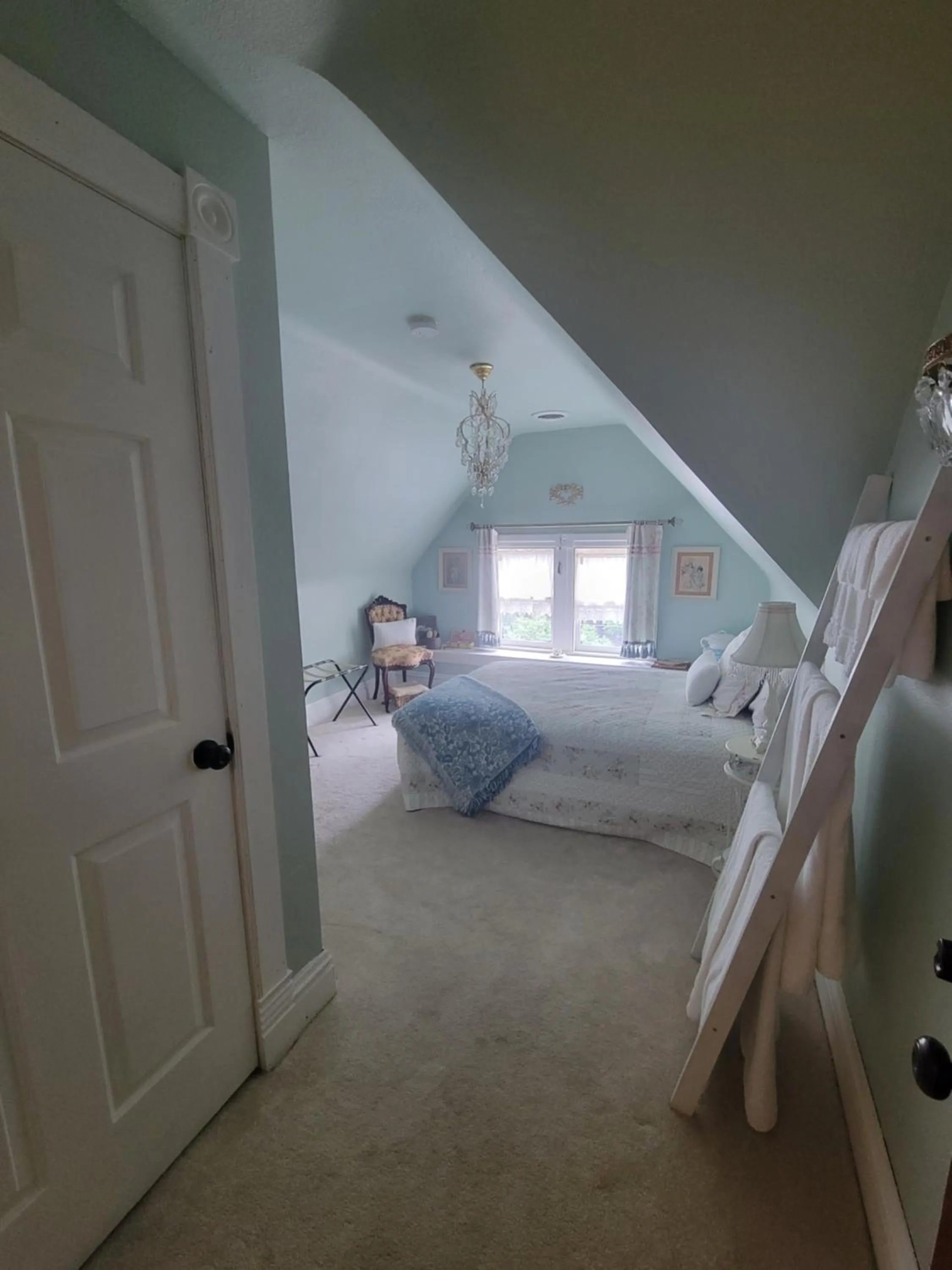 Bedroom, Bed in Linda Sue Manor