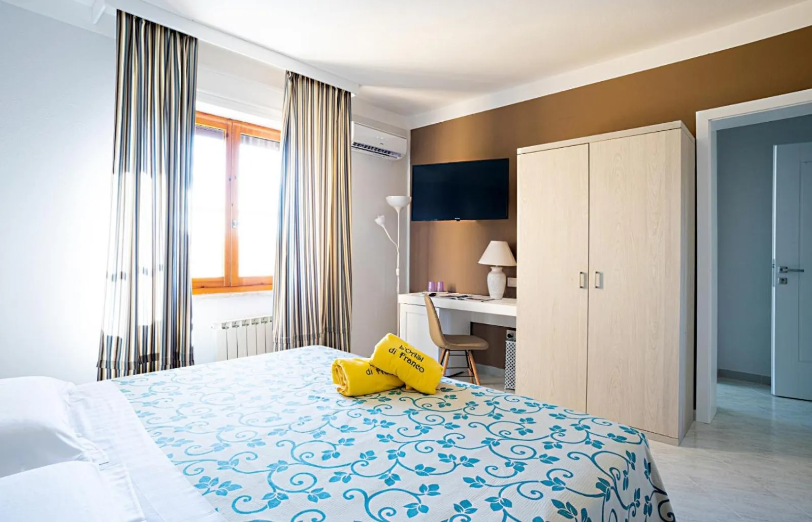 Photo of the whole room, Bed in L'Oasi Di Franco