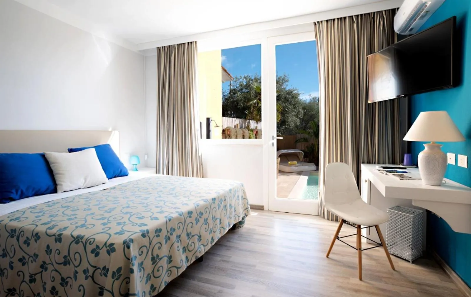 Photo of the whole room, Bed in L'Oasi Di Franco