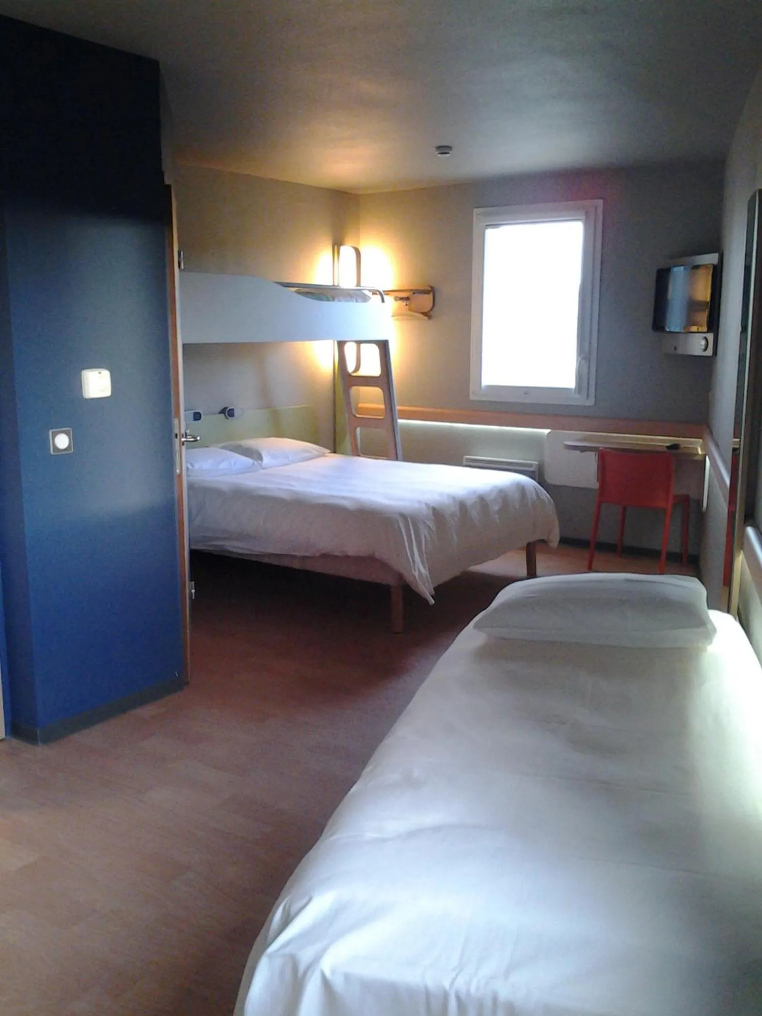 Photo of the whole room, Bed in ibis budget Givet