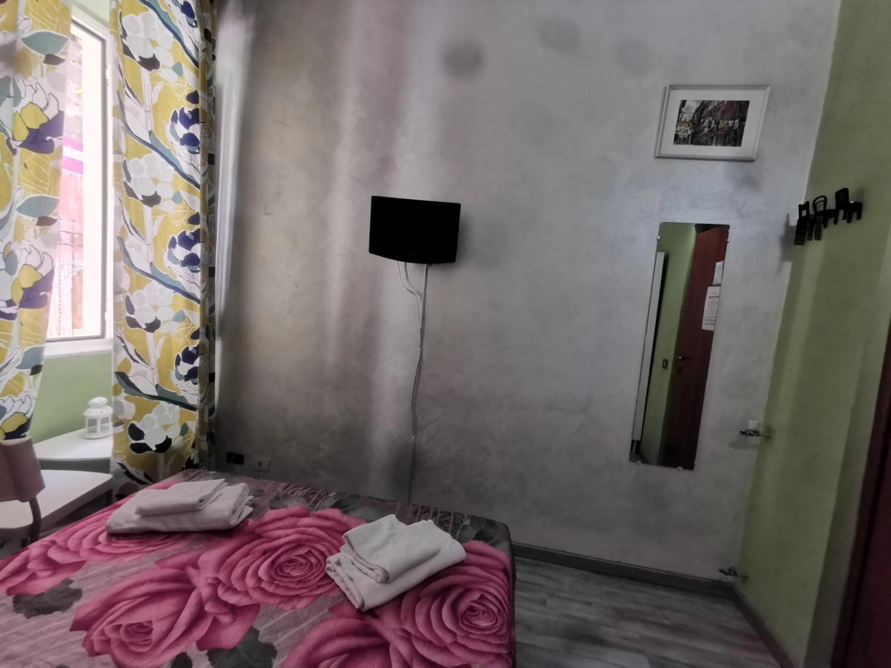 Summer, Bed in Român Holidays