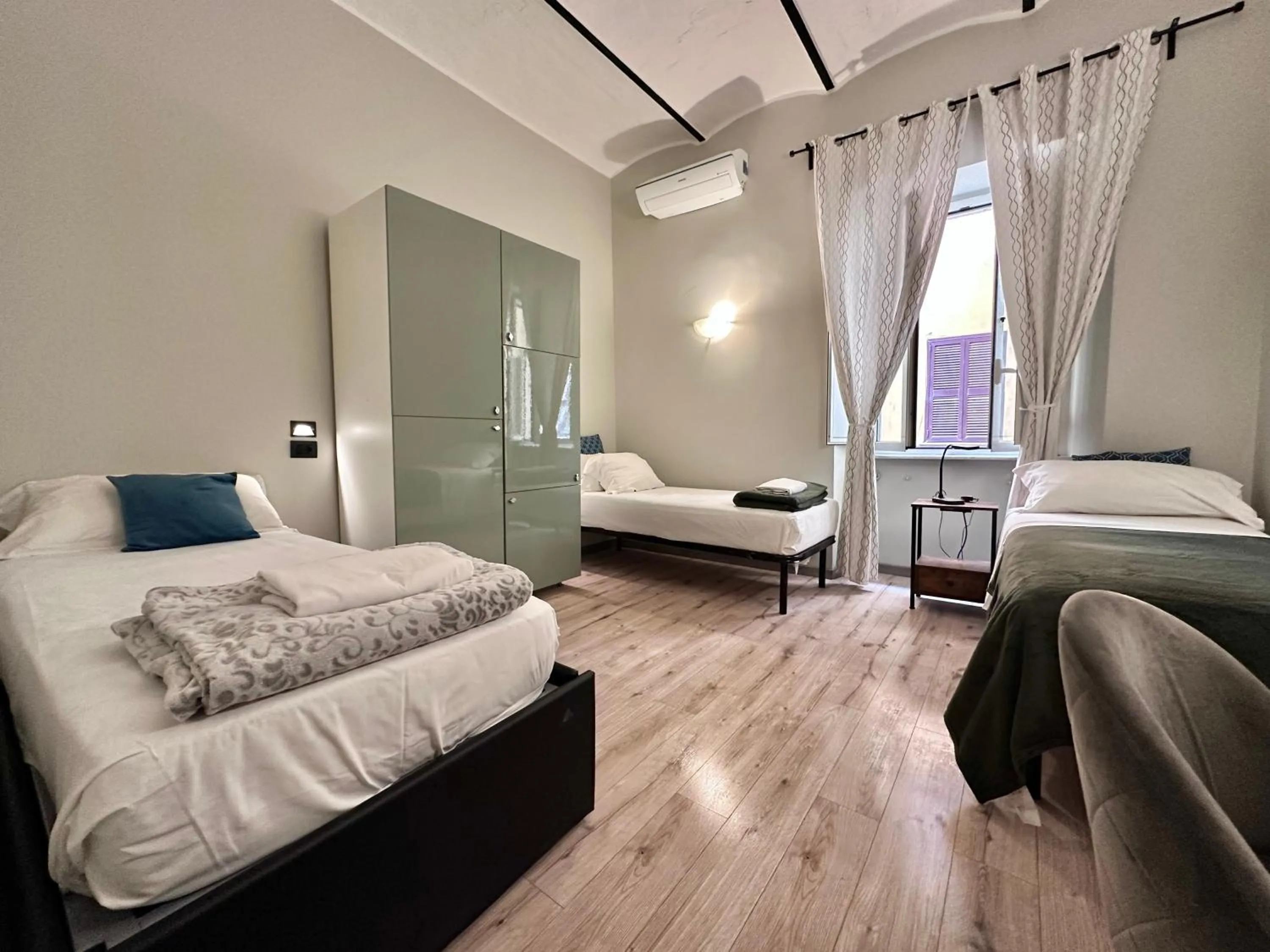 Bed in Român Holidays