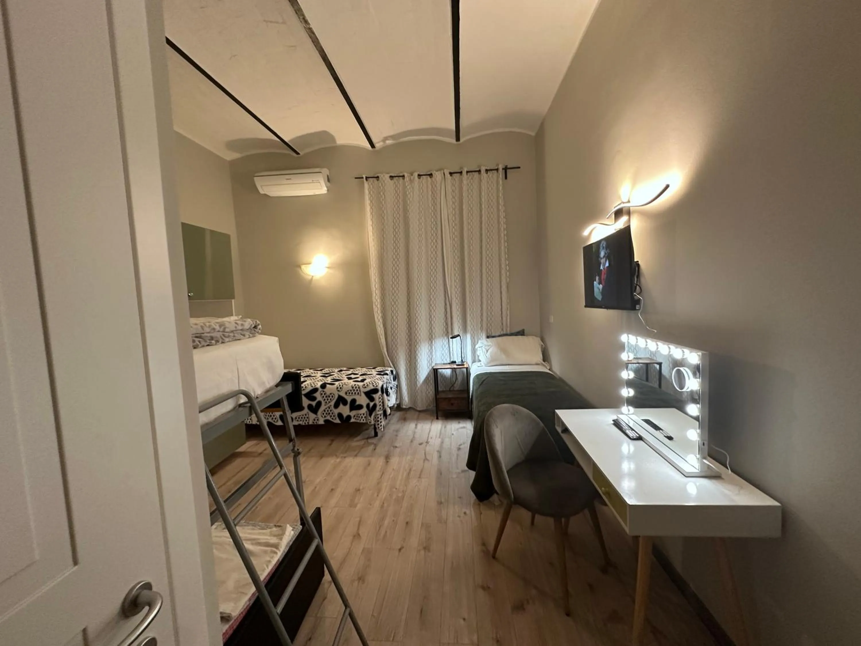 Bed in Român Holidays