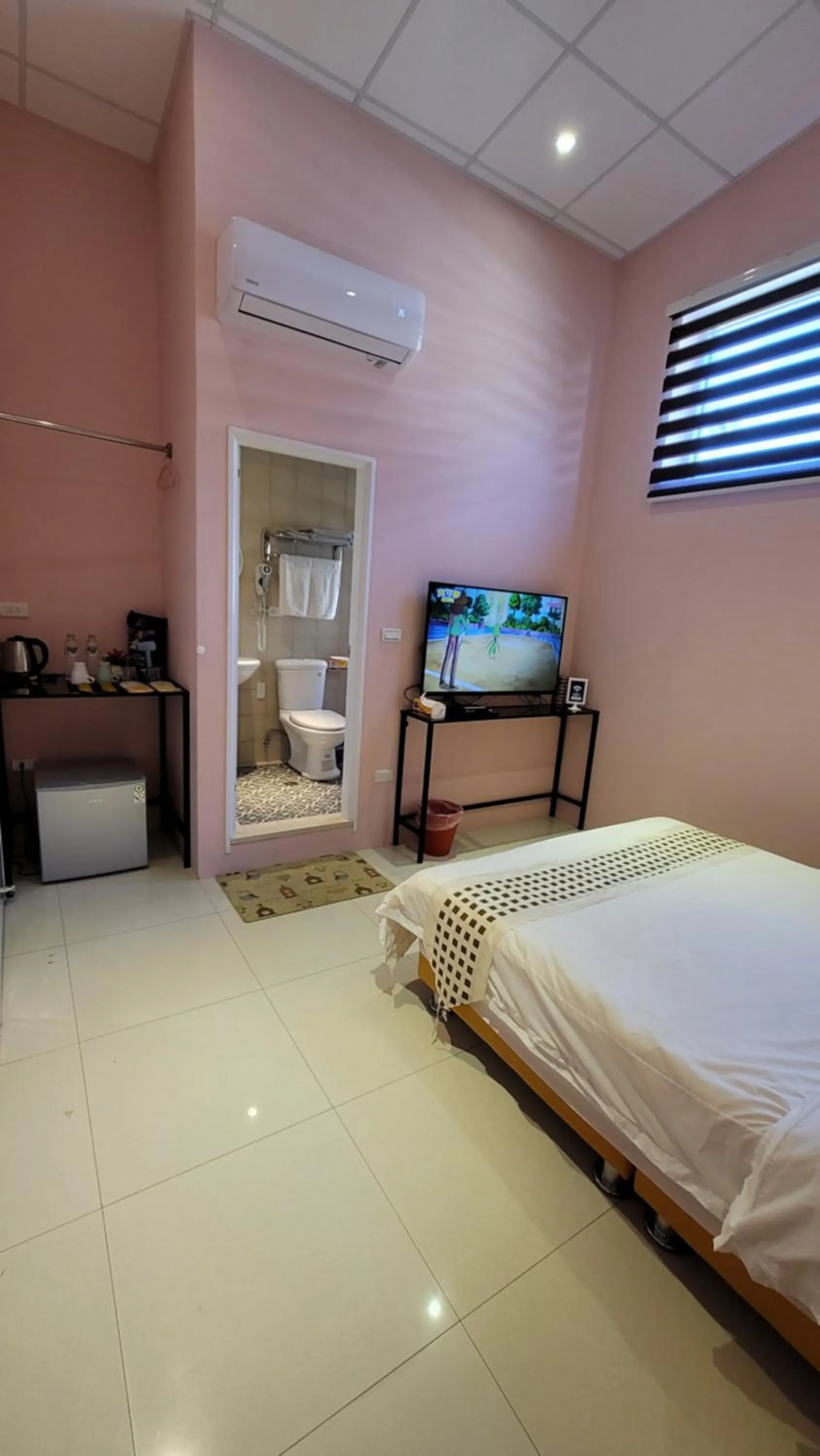 Photo of the whole room, Bed in Xi Yin Zhi Su