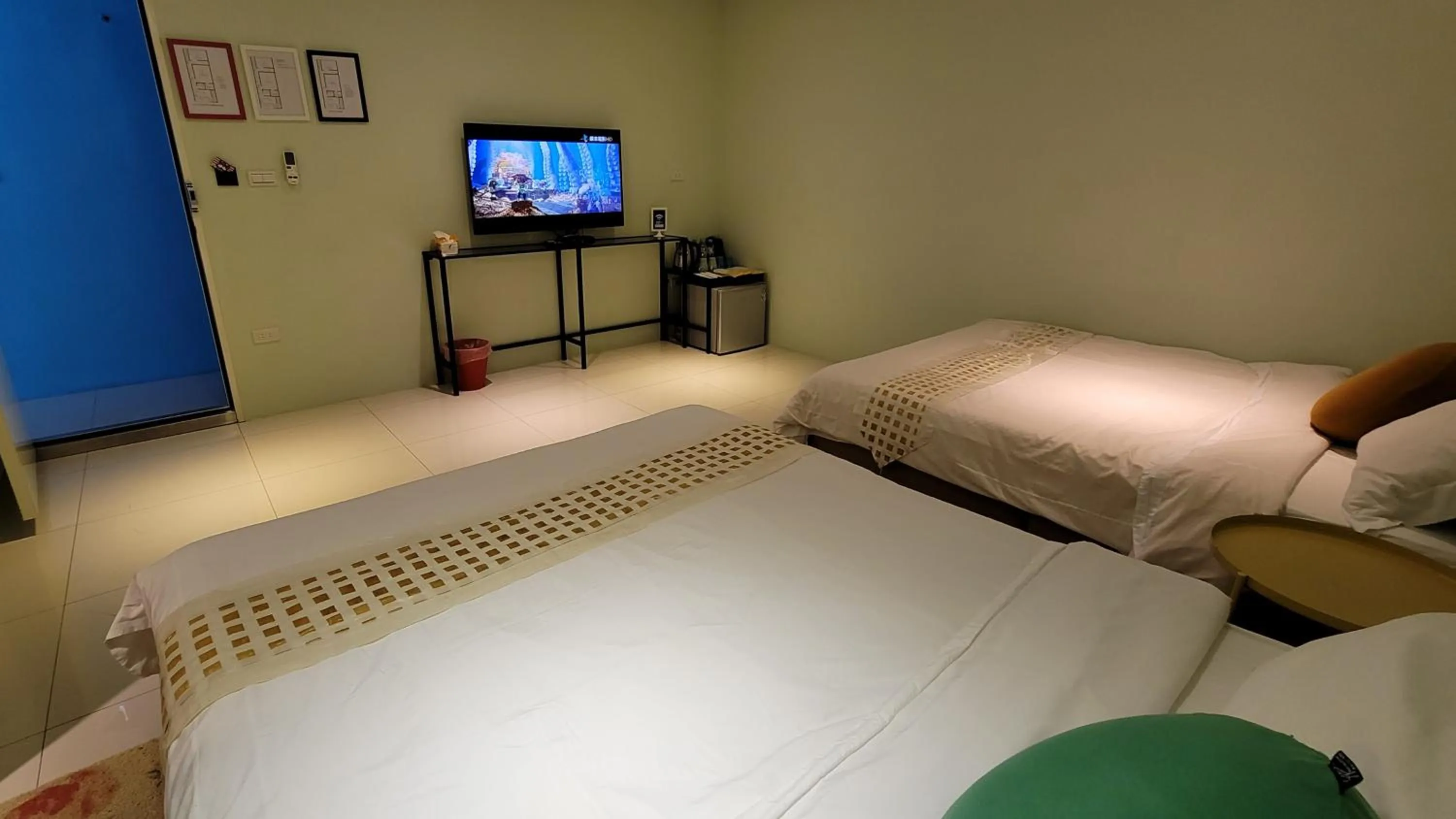 Photo of the whole room, Bed in Xi Yin Zhi Su