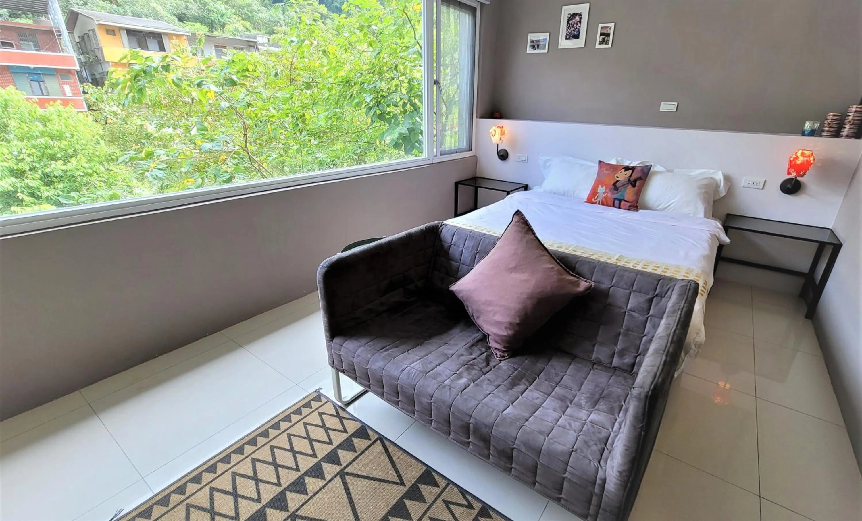 Photo of the whole room, Bed in Xi Yin Zhi Su