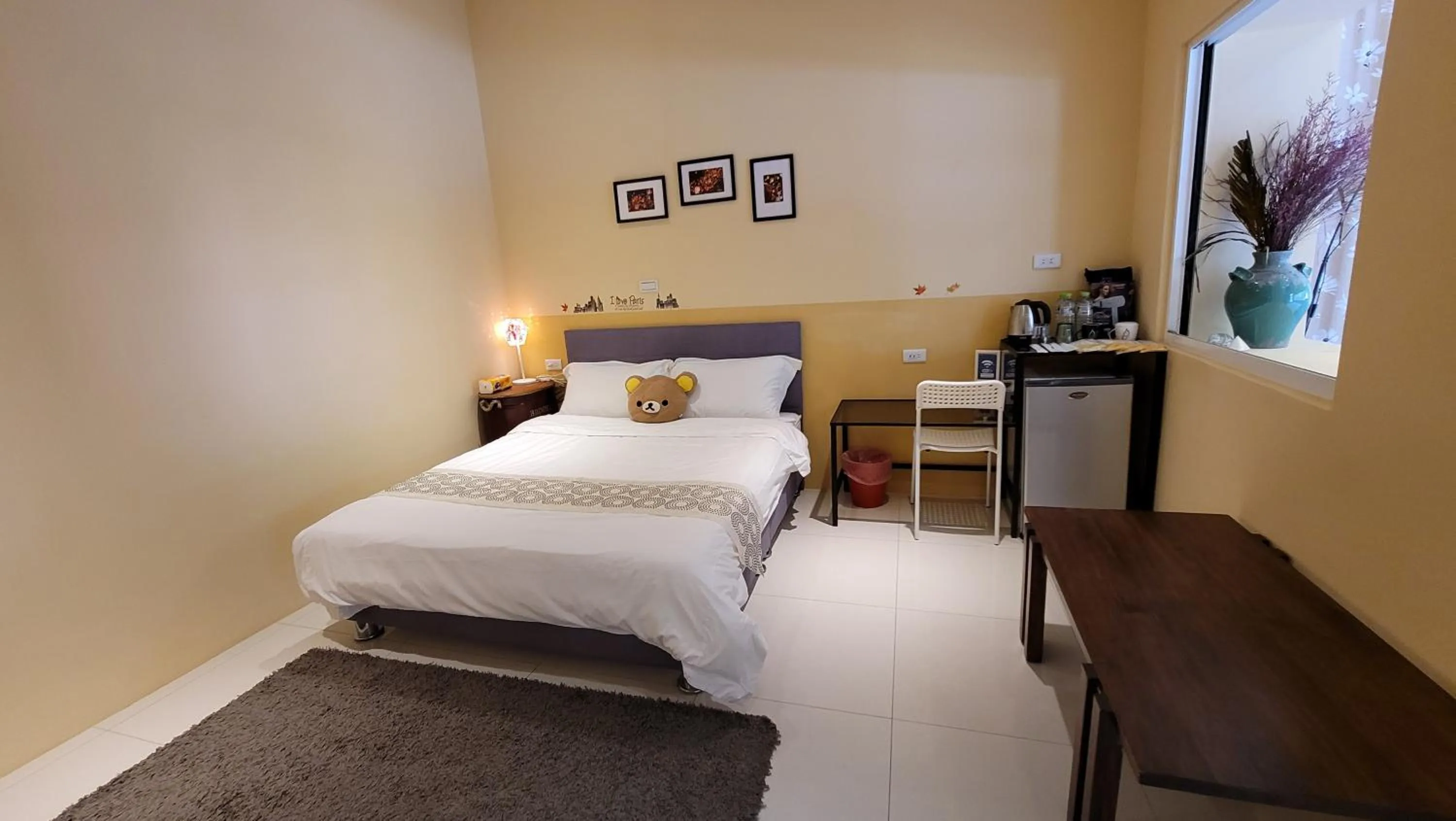 Photo of the whole room, Bed in Xi Yin Zhi Su