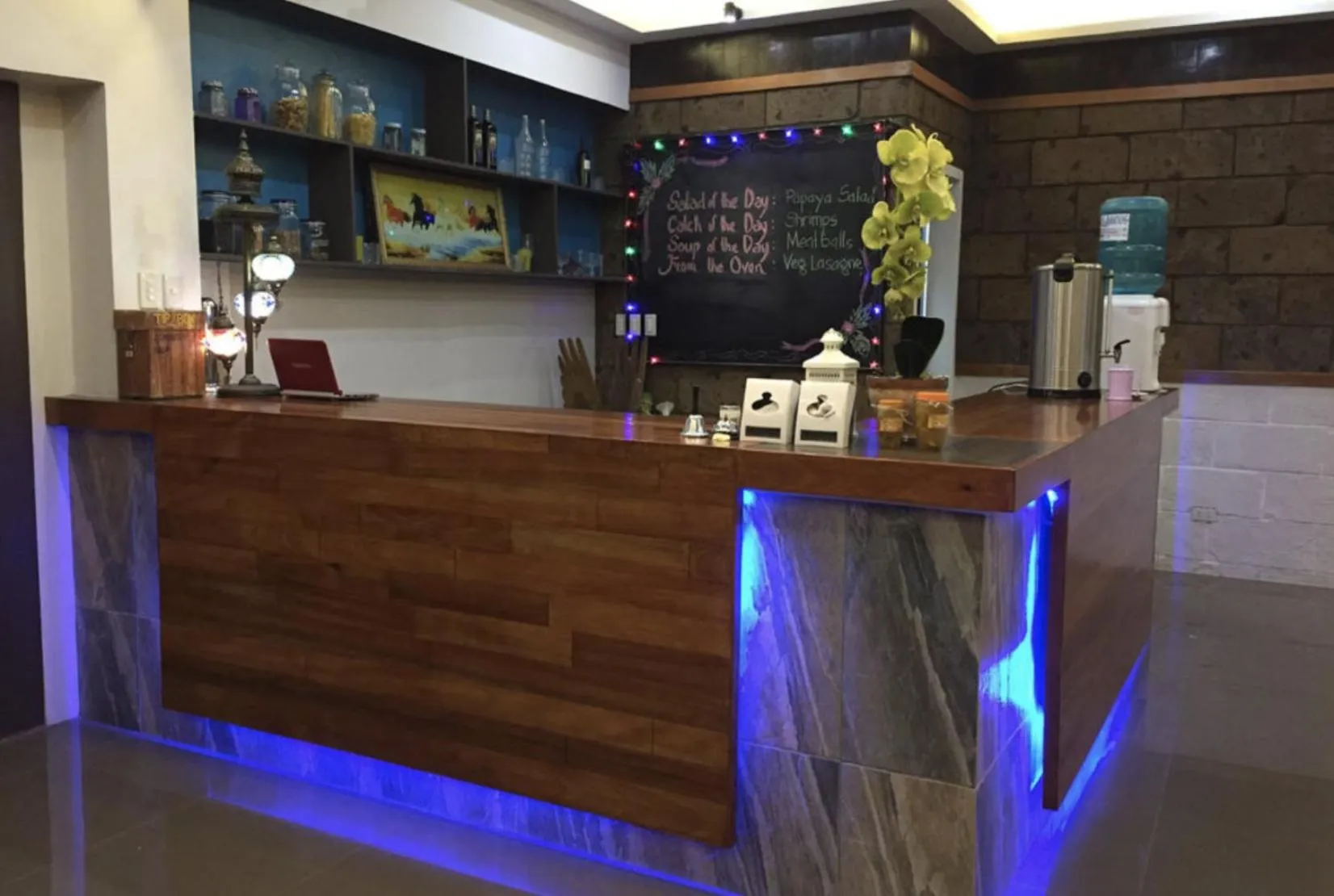 Restaurant/places to eat in Taal Maranan Farmville Inc by Cocotel