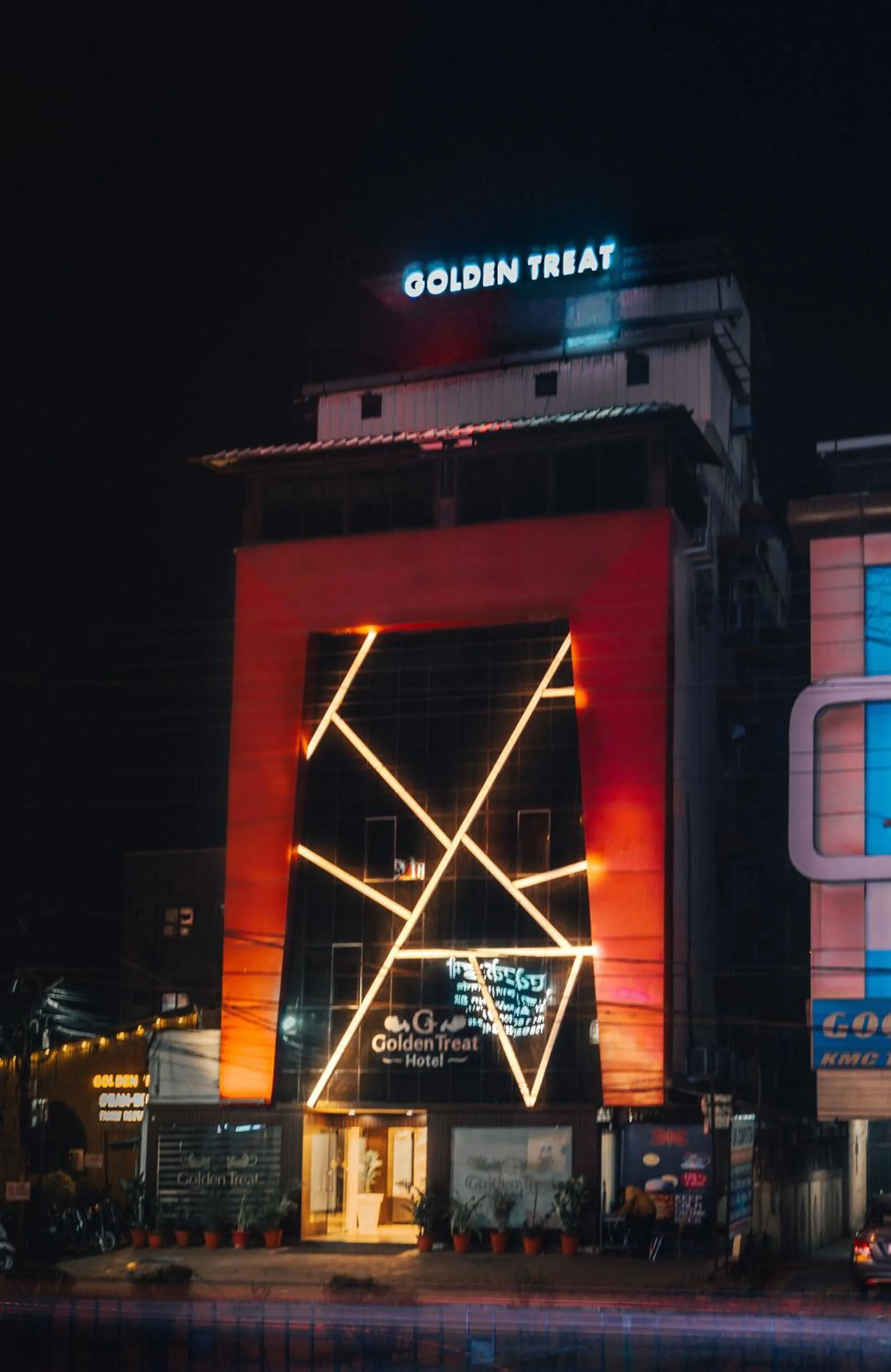 Property building in Hotel Golden Treat