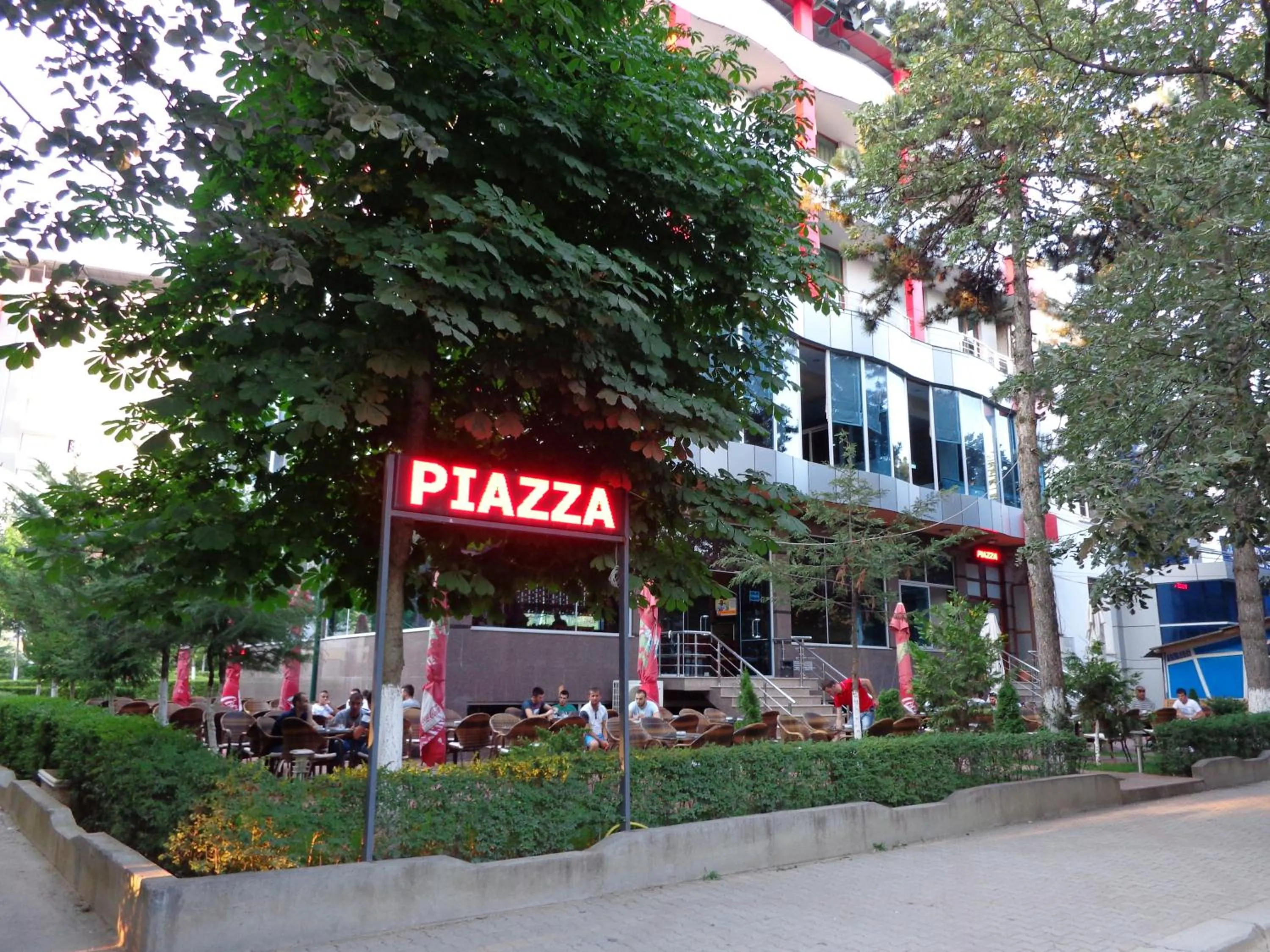 Facade/entrance in Hotel Piazza