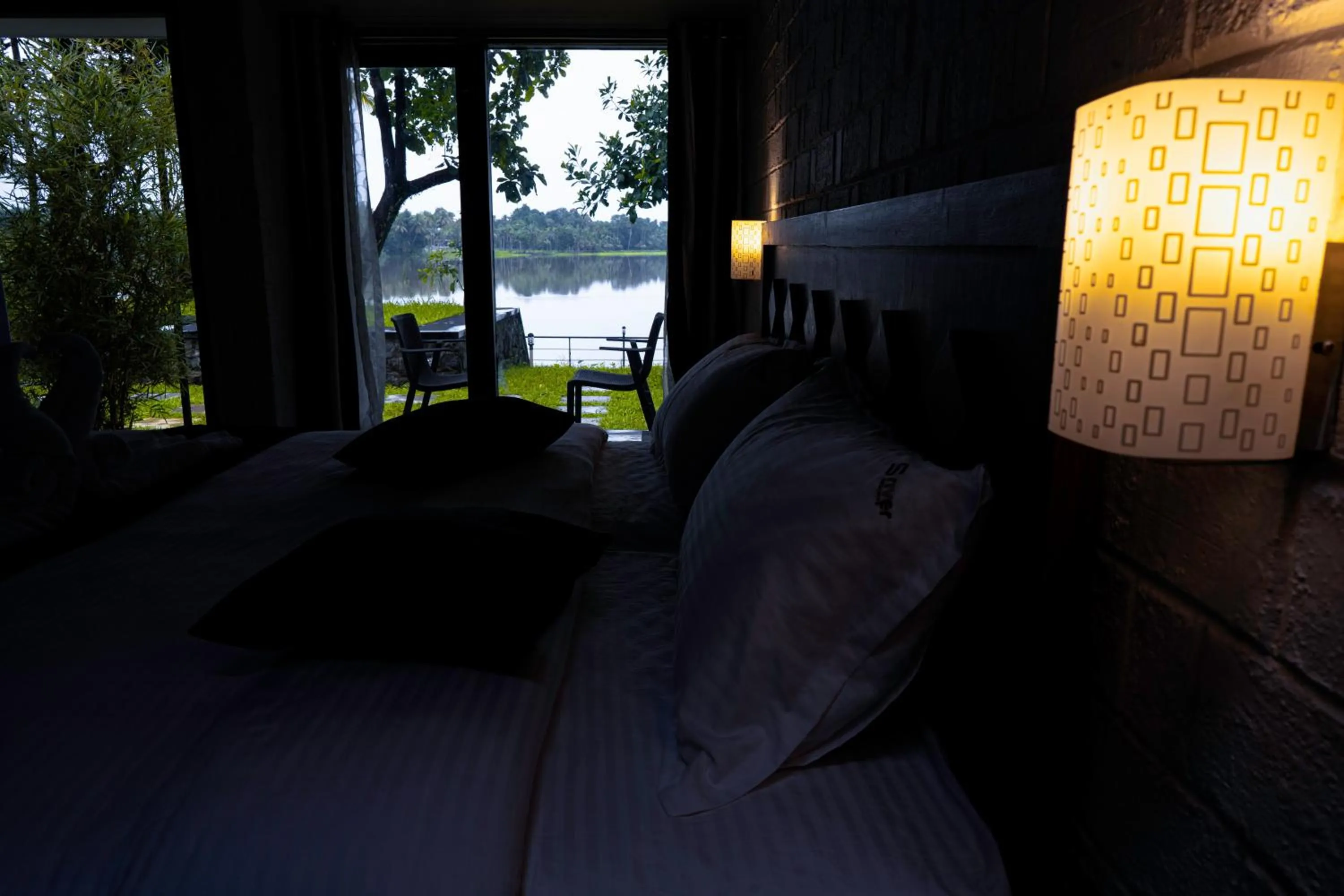 Bed in S RIVER RESORTS