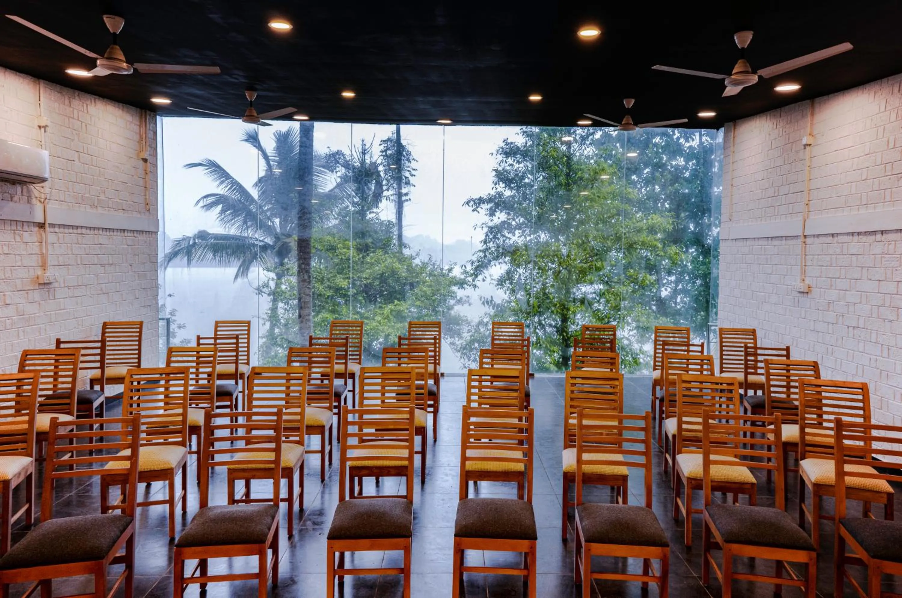 Business facilities in S RIVER RESORTS