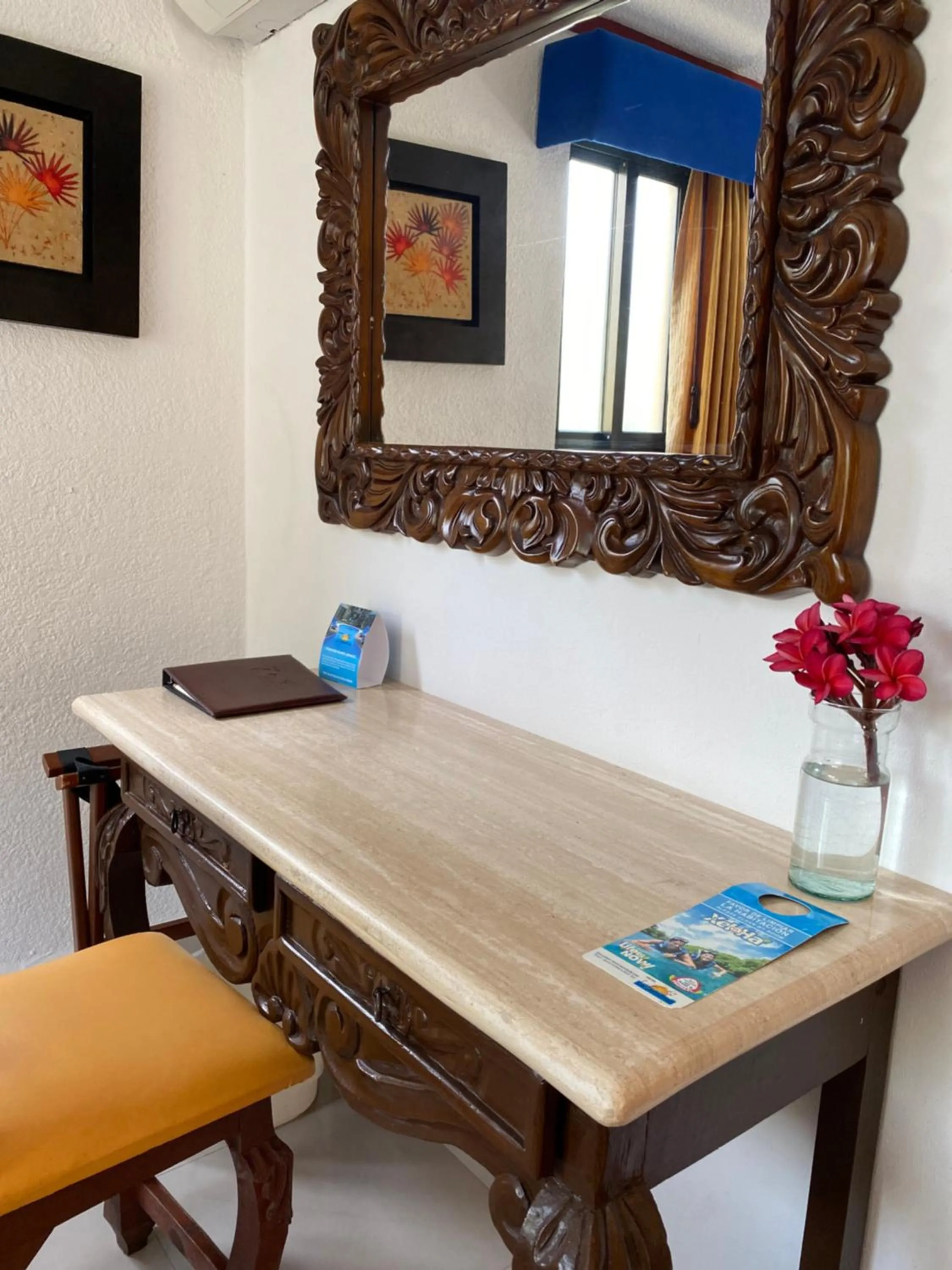 Seating area in Hotel Las Golondrinas