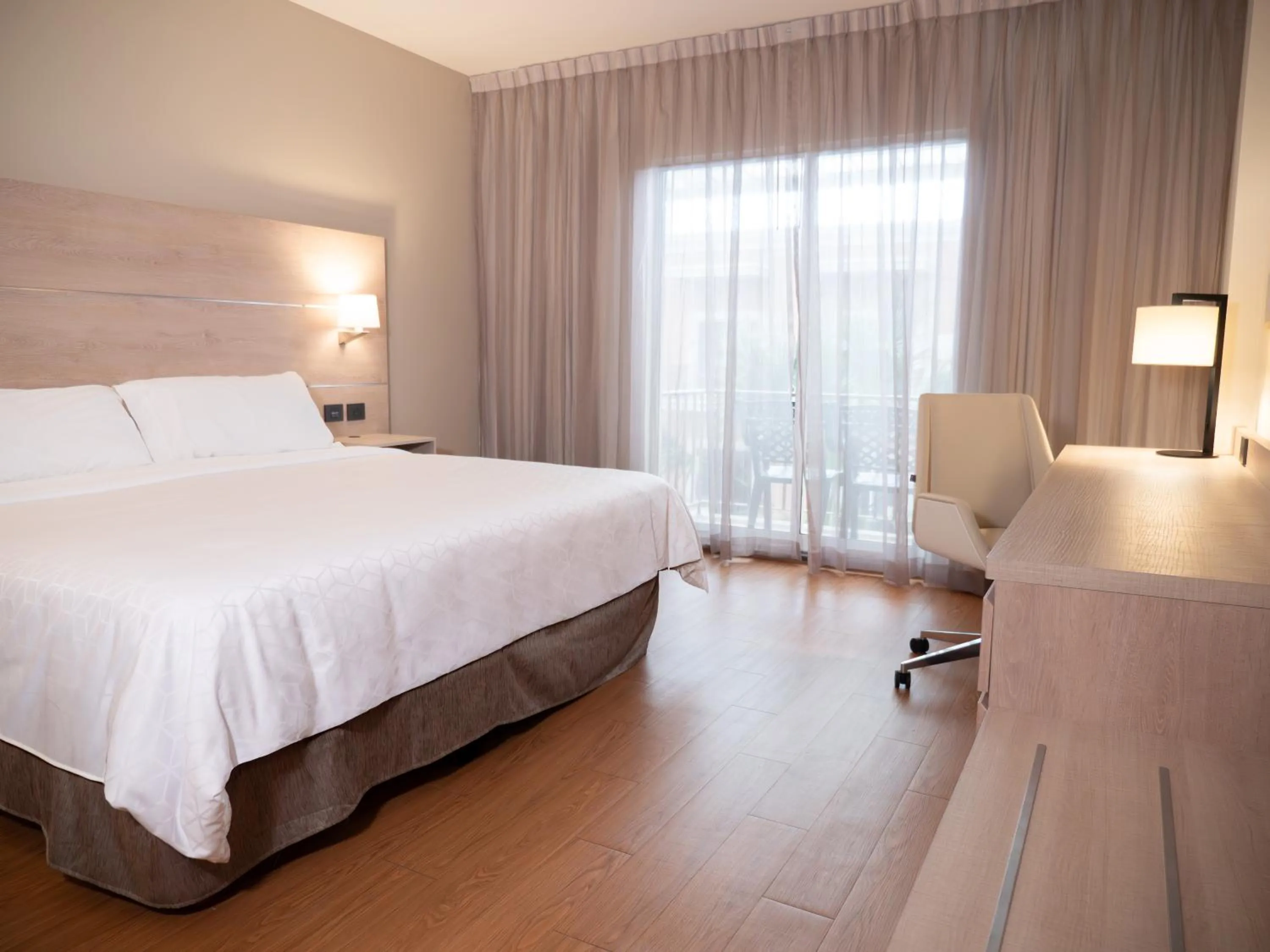 Bedroom, Bed in Holiday Inn Express - Monterrey - Tecnologico by IHG