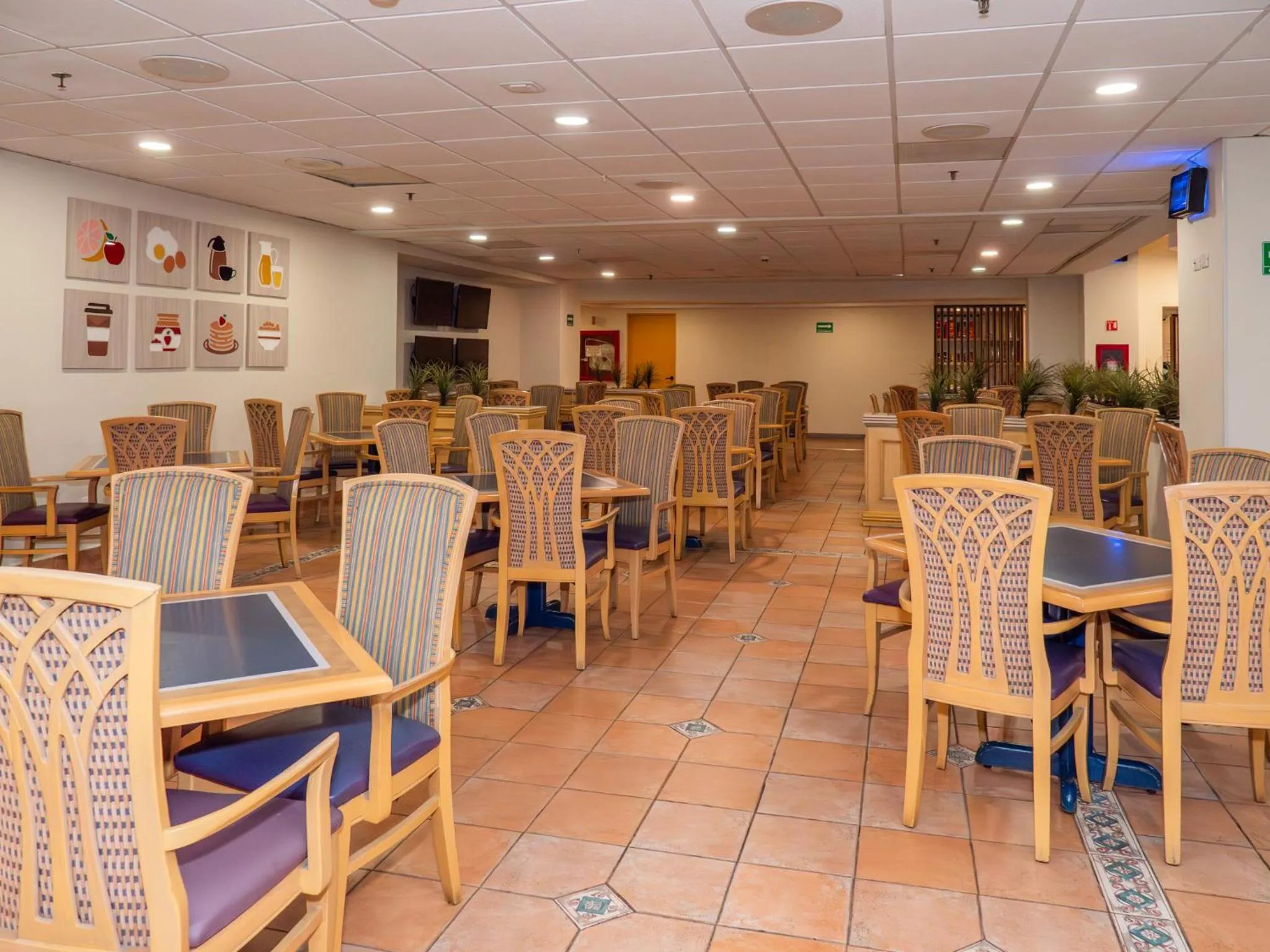 Restaurant/places to eat in Holiday Inn Express - Monterrey - Tecnologico by IHG