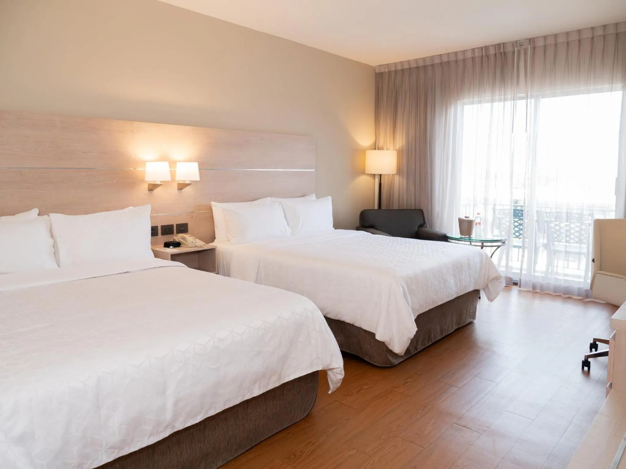Photo of the whole room, Bed in Holiday Inn Express - Monterrey - Tecnologico by IHG