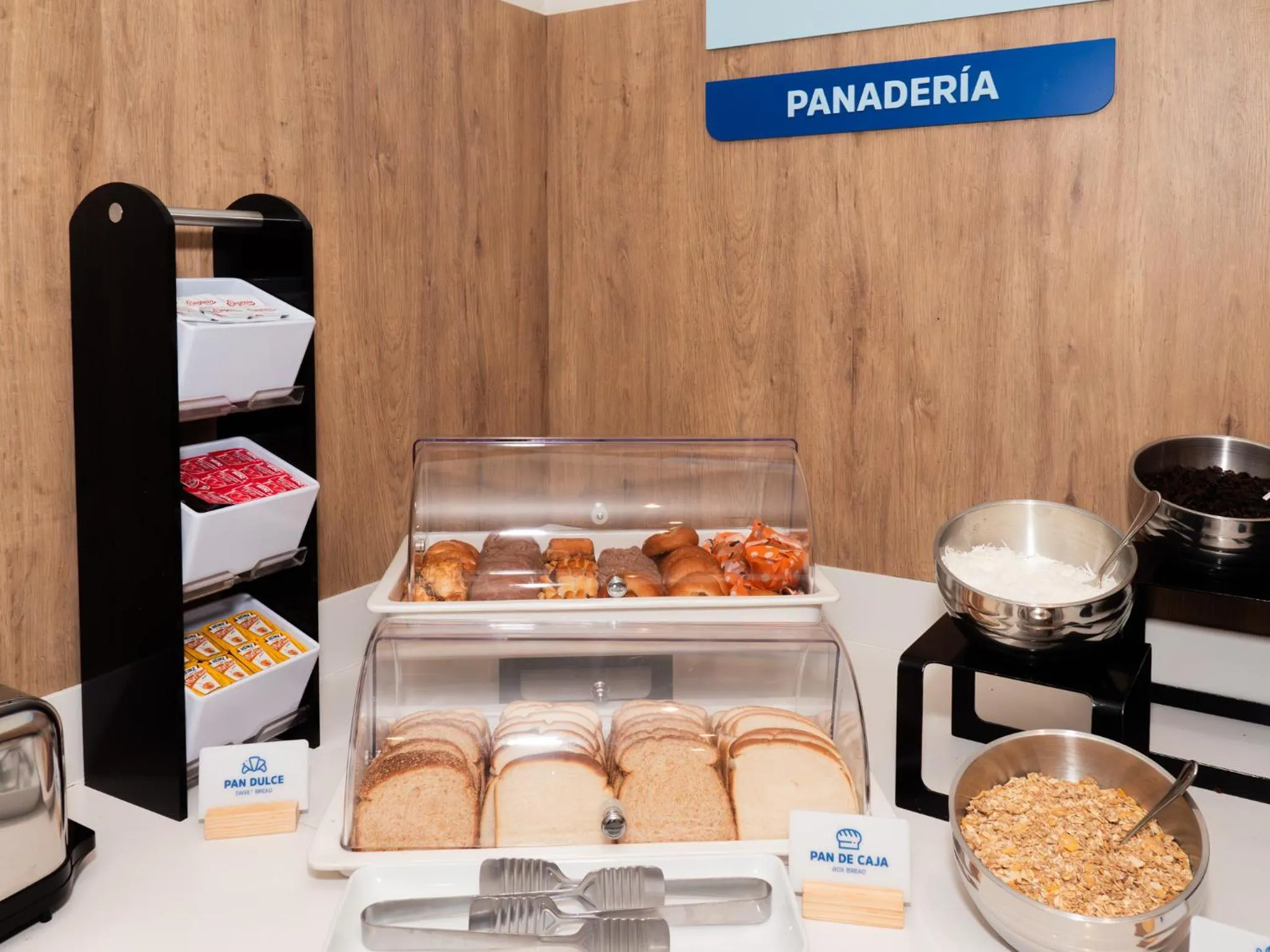 Breakfast in Holiday Inn Express - Monterrey - Tecnologico by IHG