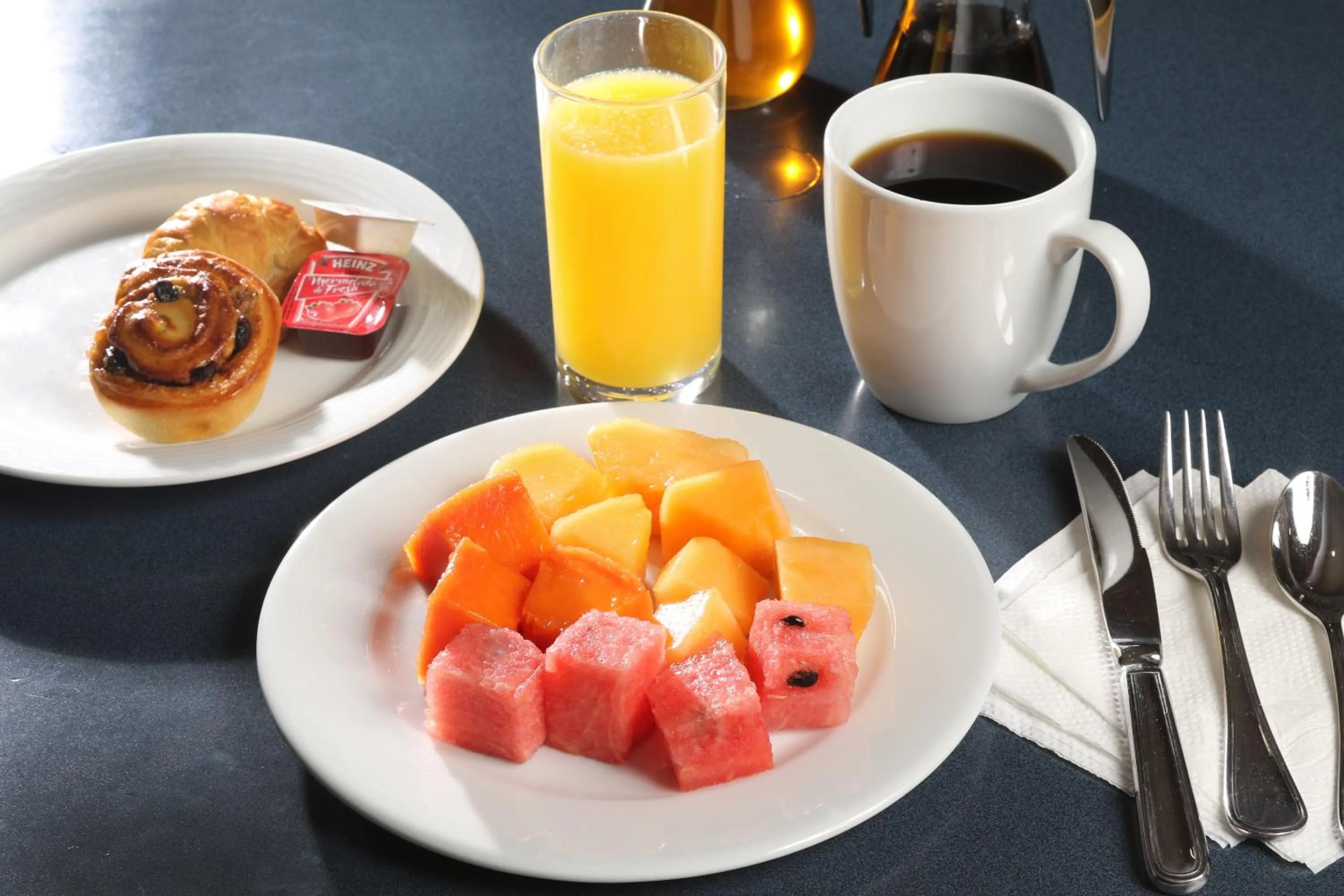 Breakfast in Holiday Inn Express - Monterrey - Tecnologico by IHG