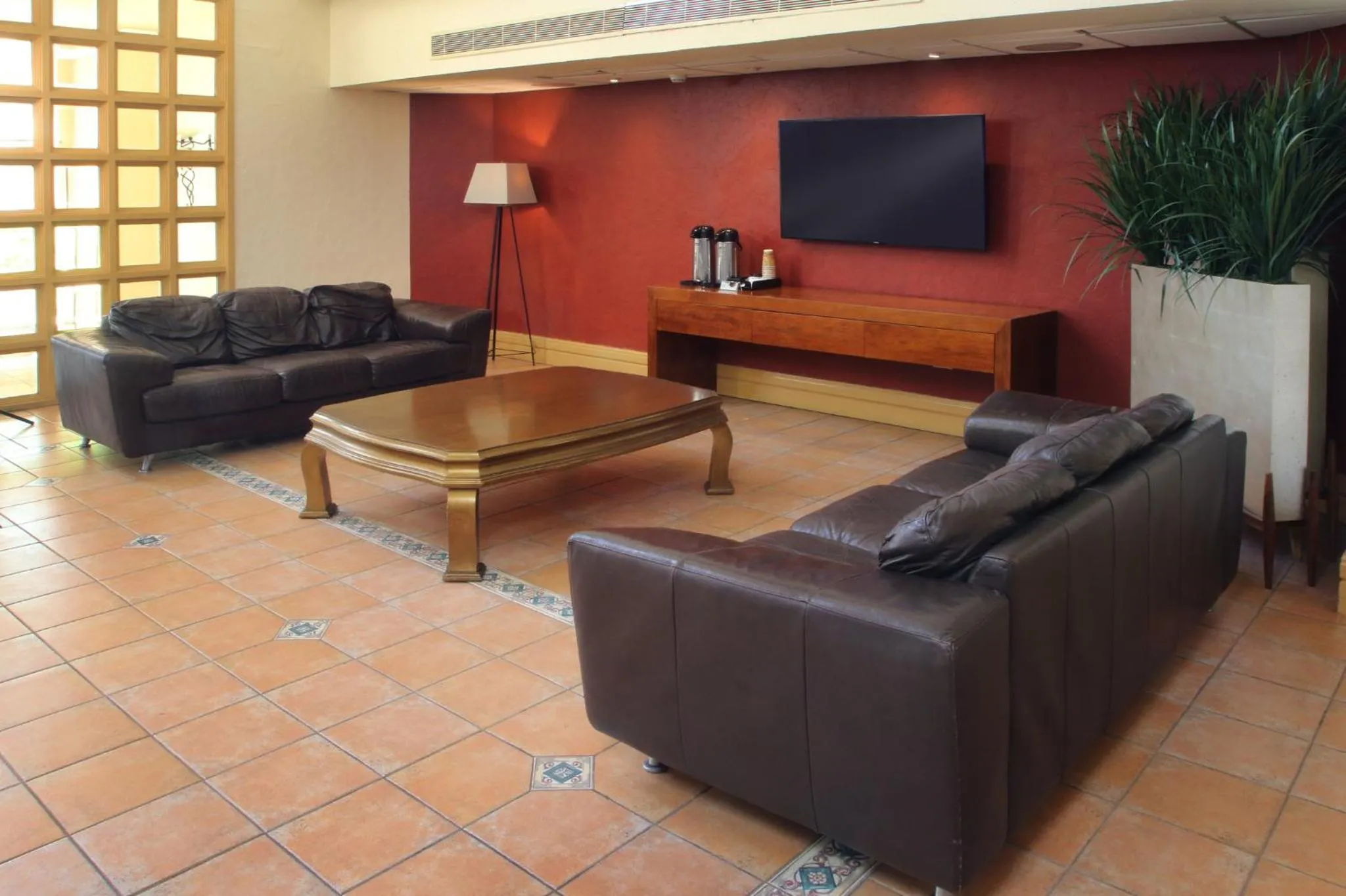 Property building in Holiday Inn Express - Monterrey - Tecnologico by IHG