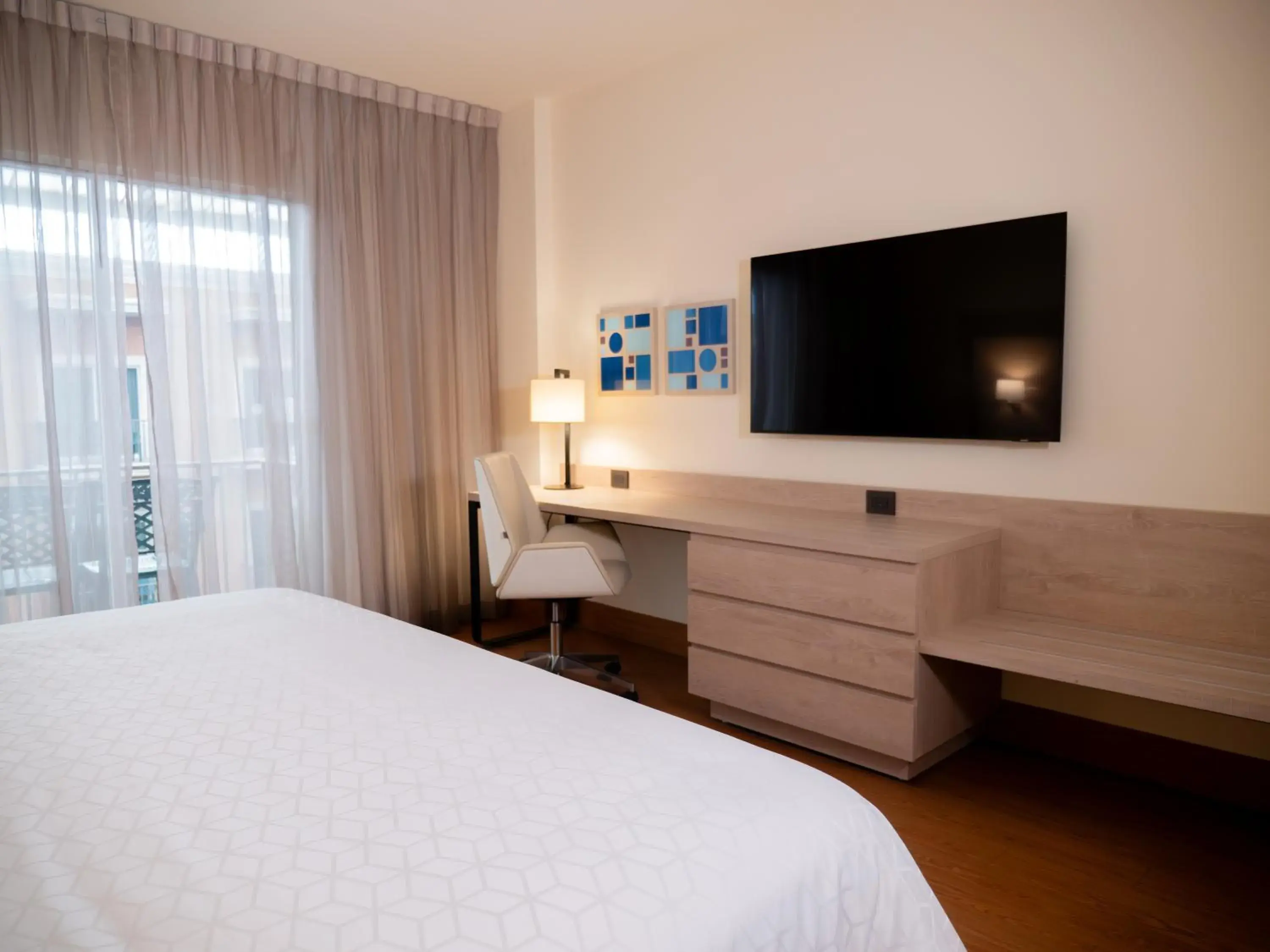 King Room - Ground Floor in Holiday Inn Express - Monterrey - Tecnologico by IHG King Room - Ground Floor in Holiday Inn Express - Monterrey - Tecnologico by IHG