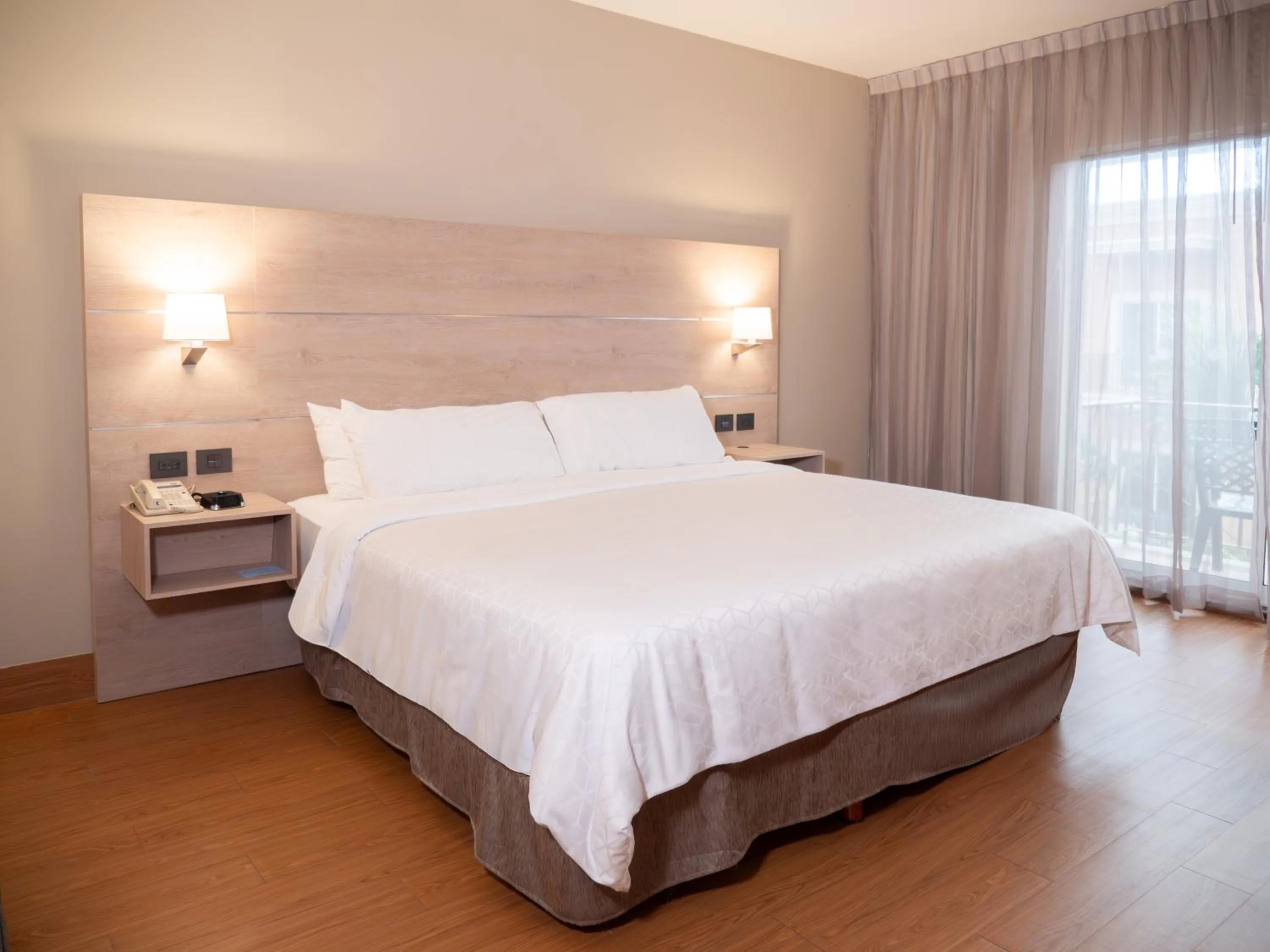 Bedroom, Bed in Holiday Inn Express - Monterrey - Tecnologico by IHG
