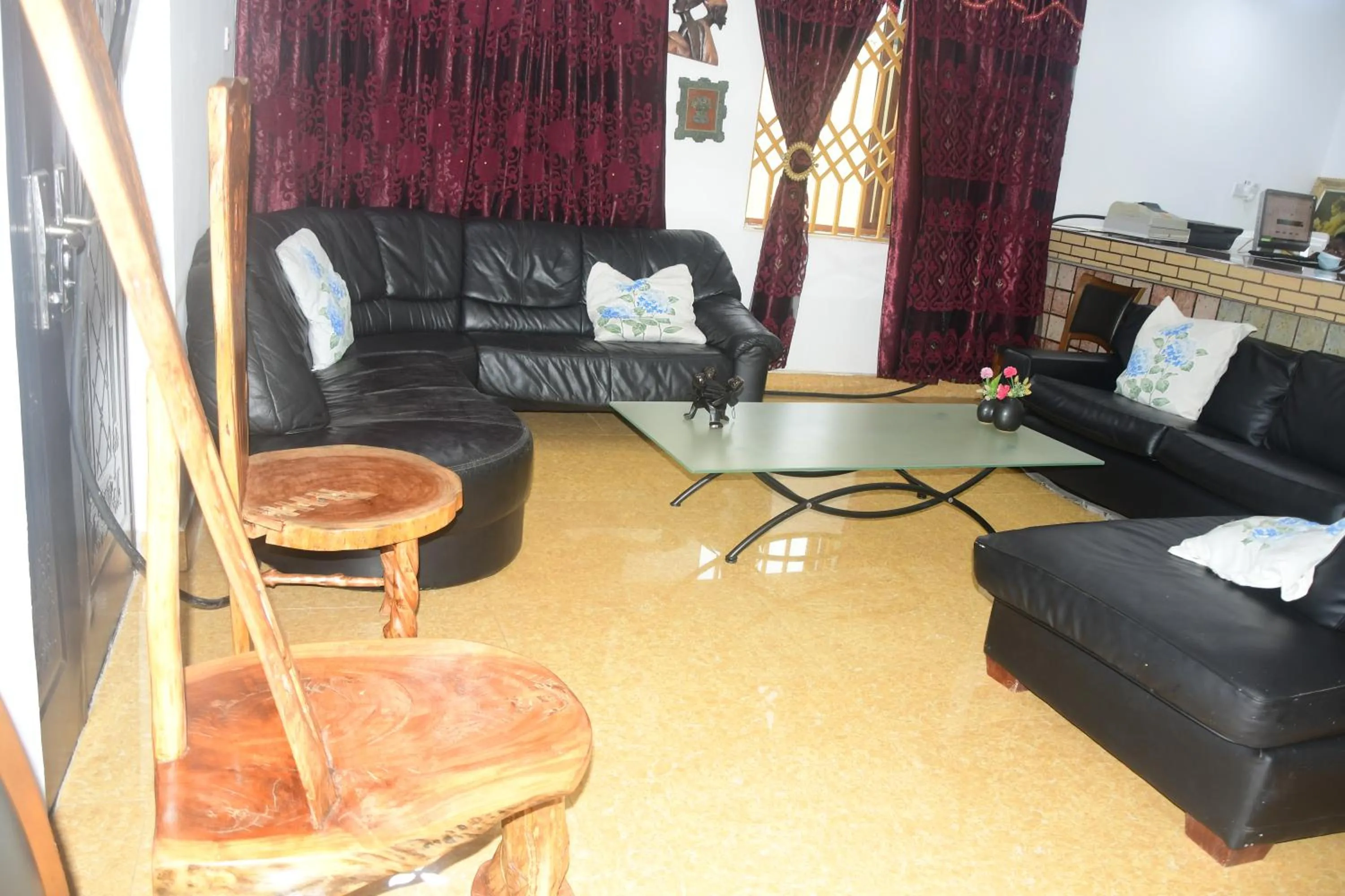 Lobby or reception in Odo So Royal Hotel