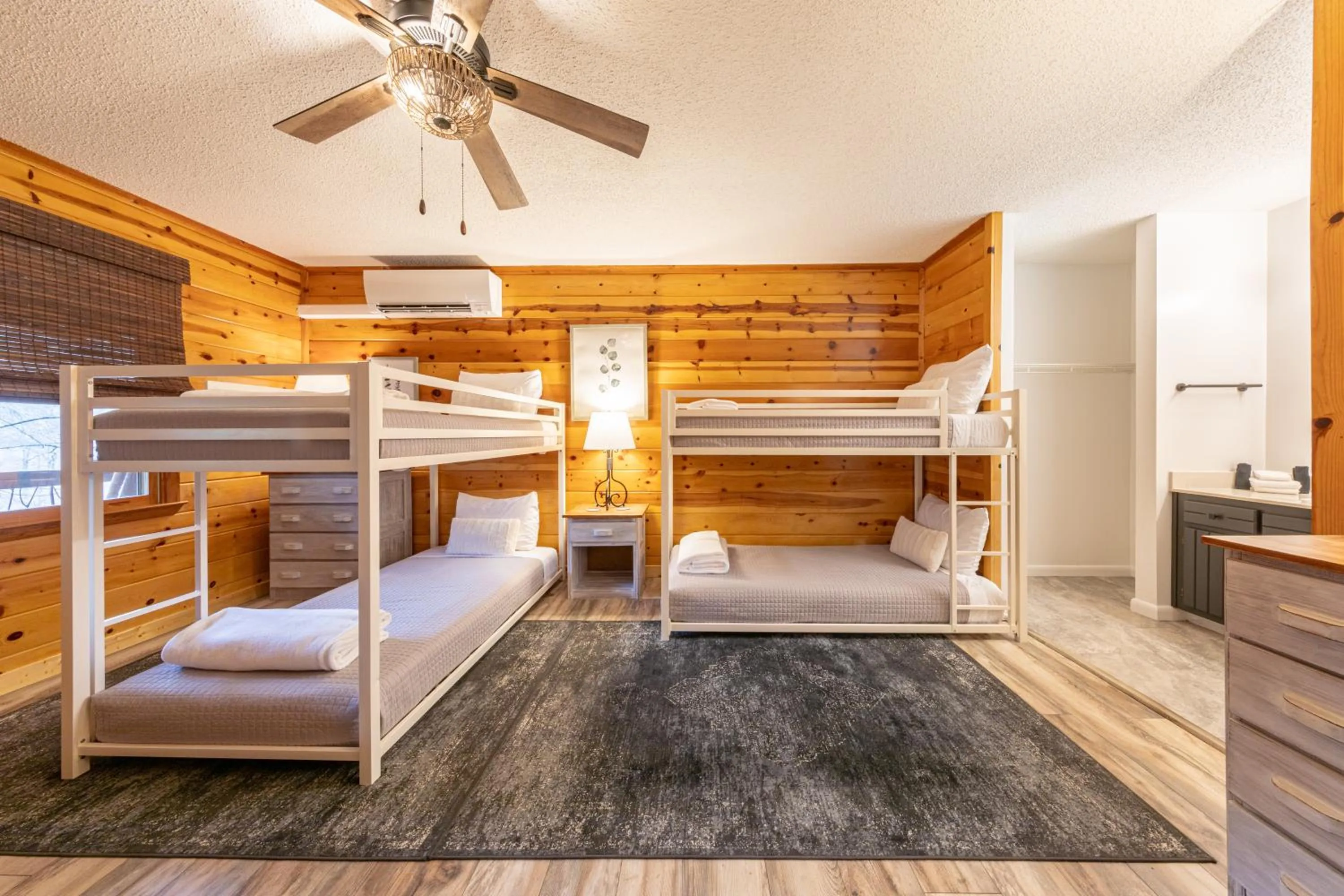 Bedroom, Bed in Mount Mitchell Eco Retreat