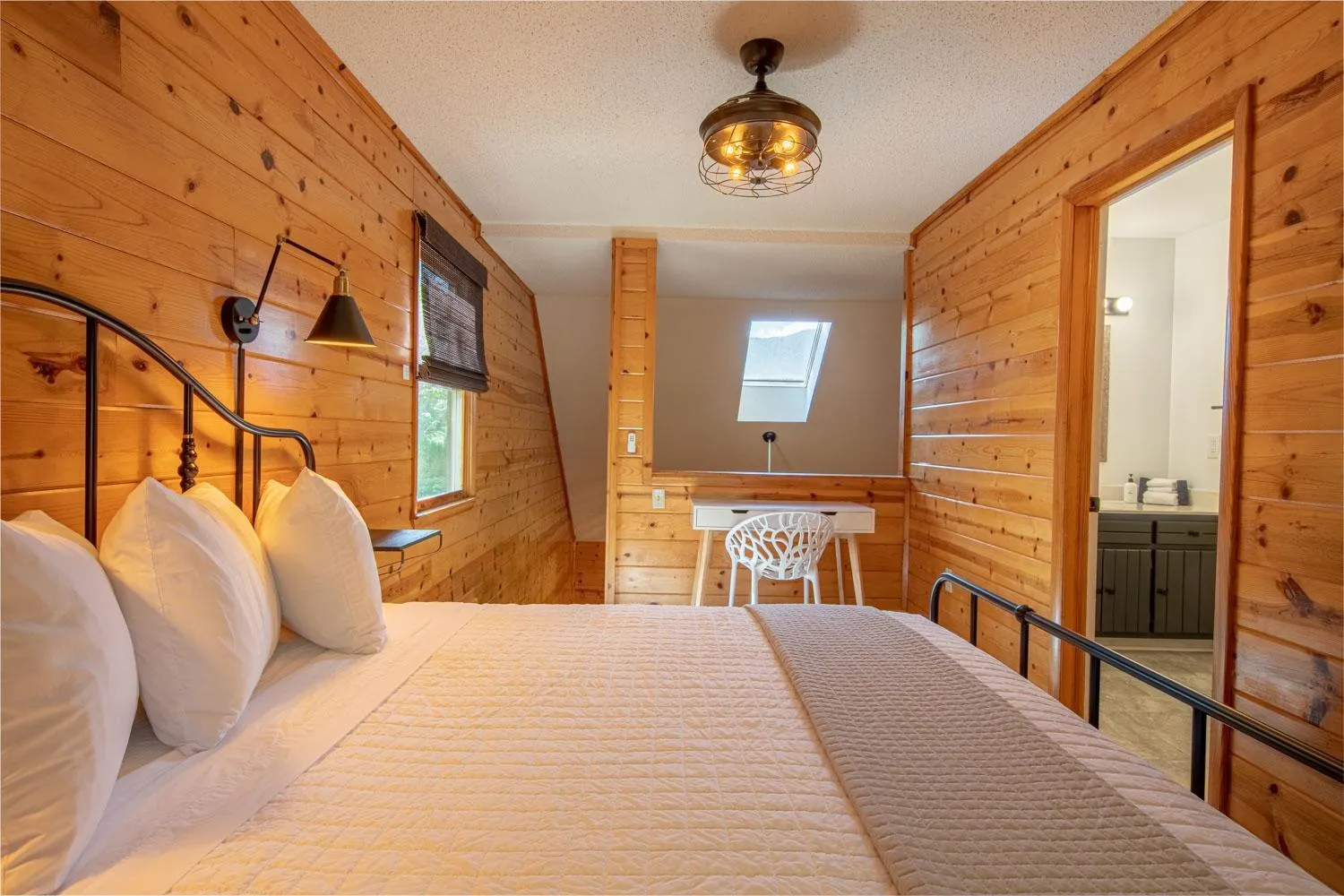 Bed in Mount Mitchell Eco Retreat