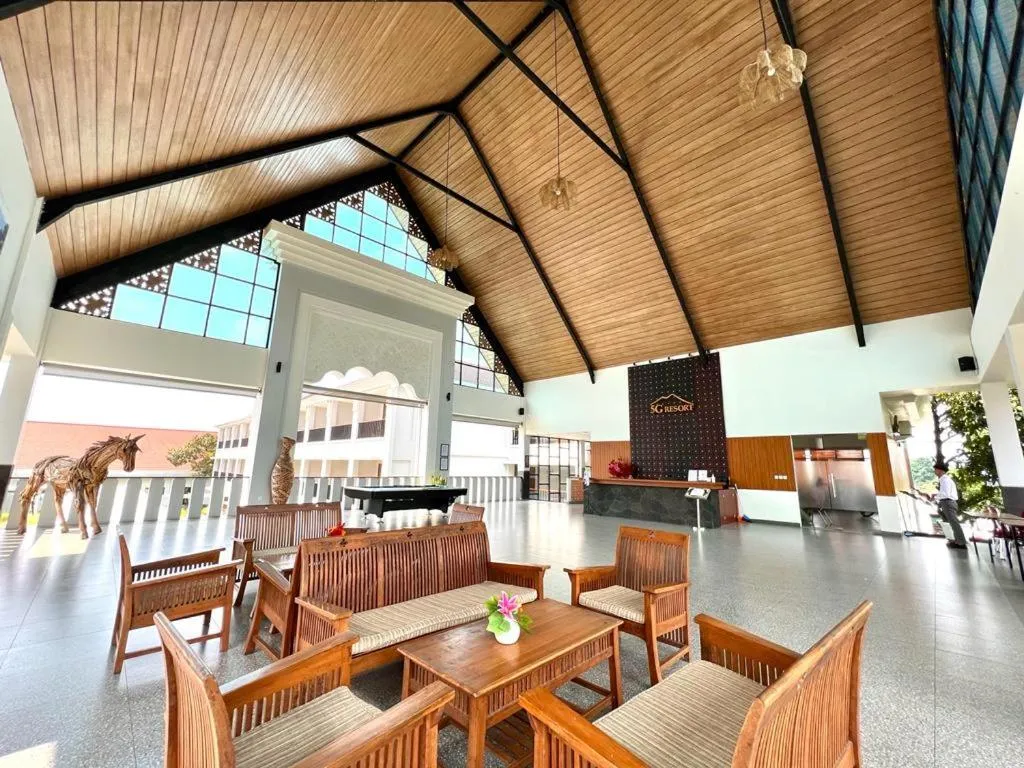 Lobby or reception, Restaurant/Places to Eat in 5G Resort Cijeruk
