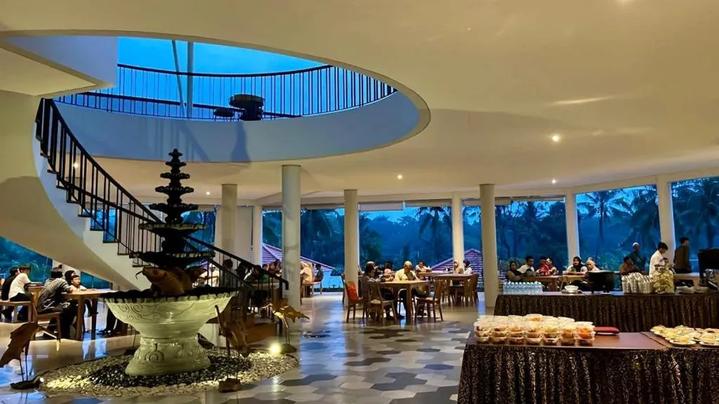 Restaurant/Places to Eat in 5G Resort Cijeruk