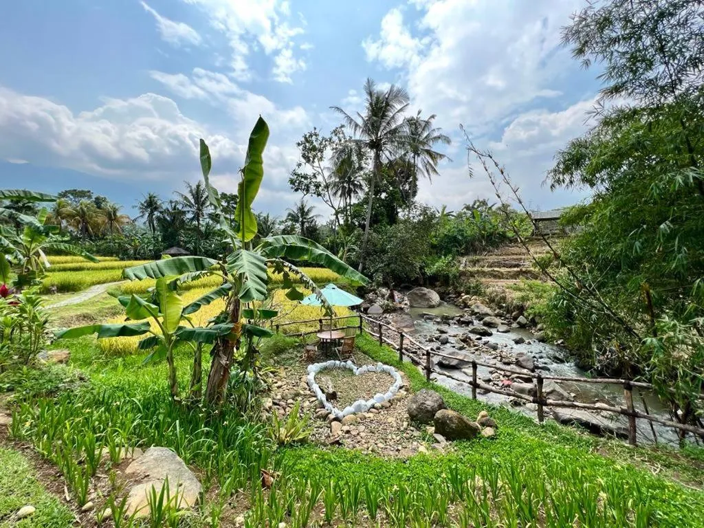 Garden in 5G Resort Cijeruk