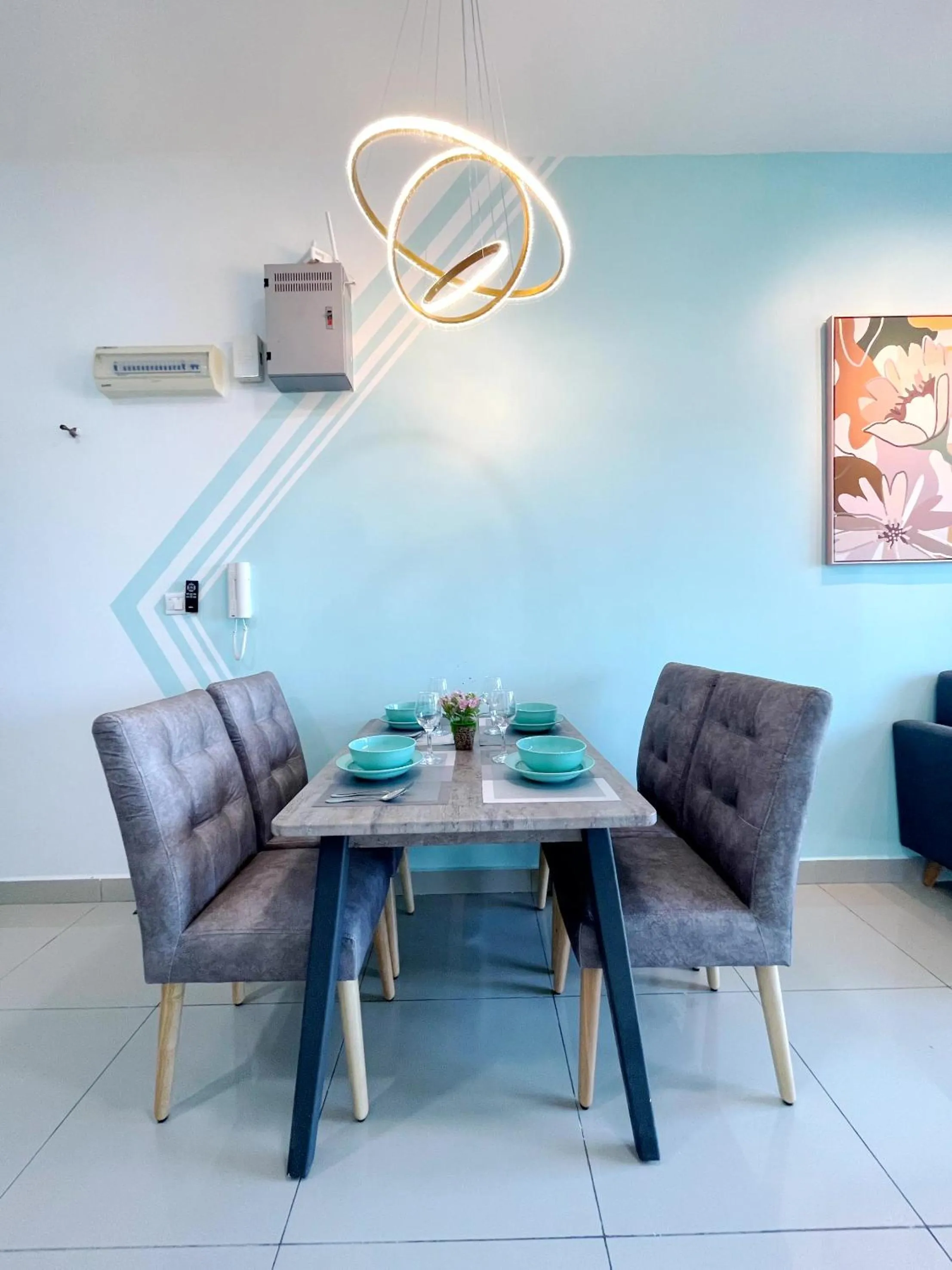 Dining area in MesaHill Homestay, Nilai by S&T Homez