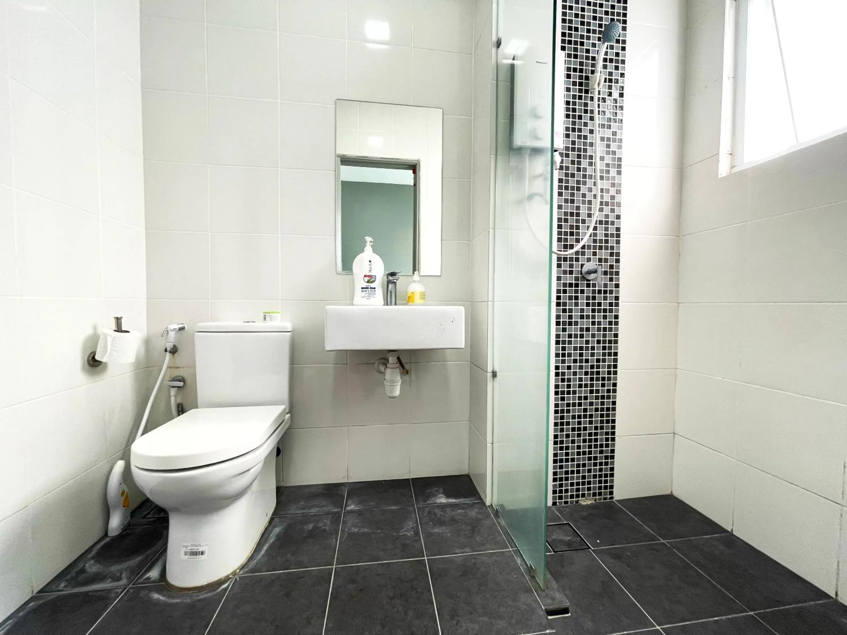 Bathroom in MesaHill Homestay, Nilai by S&T Homez