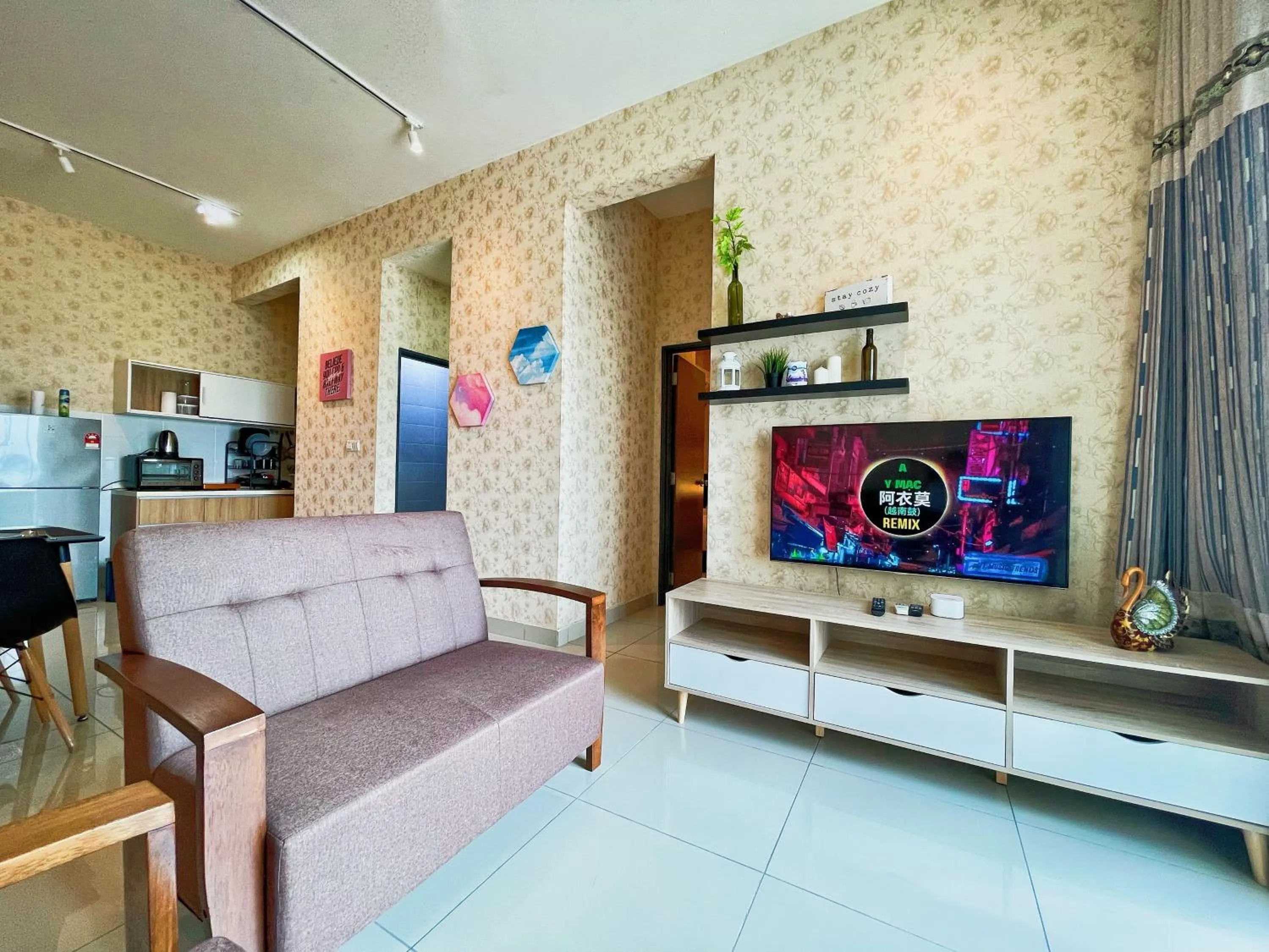 Living room in MesaHill Homestay, Nilai by S&T Homez