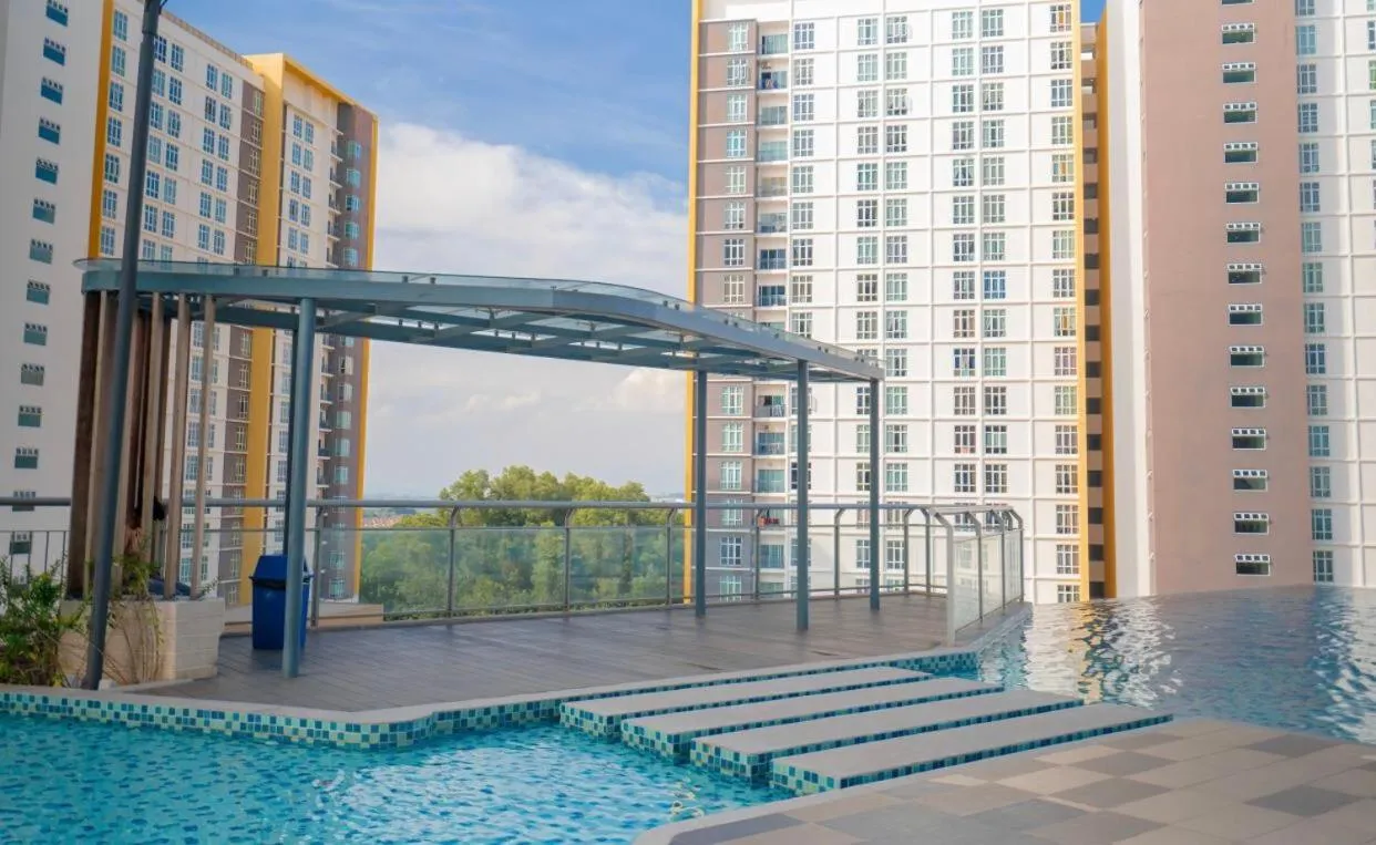 Swimming pool in MesaHill Homestay, Nilai by S&T Homez