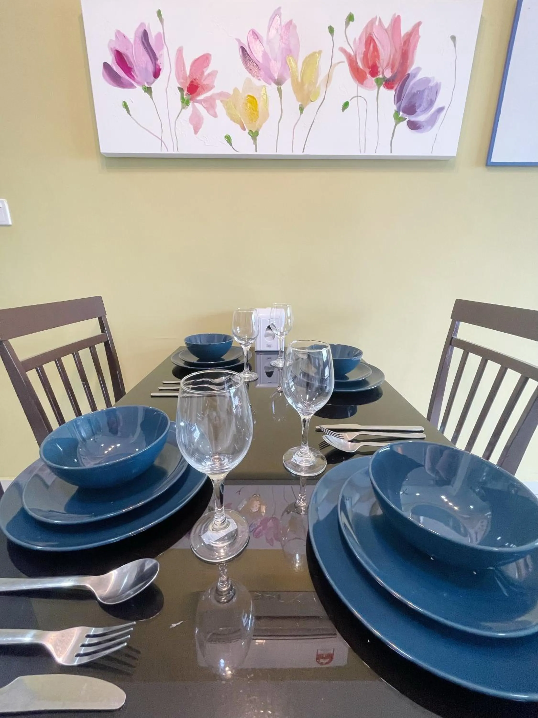 Dining area in MesaHill Homestay, Nilai by S&T Homez